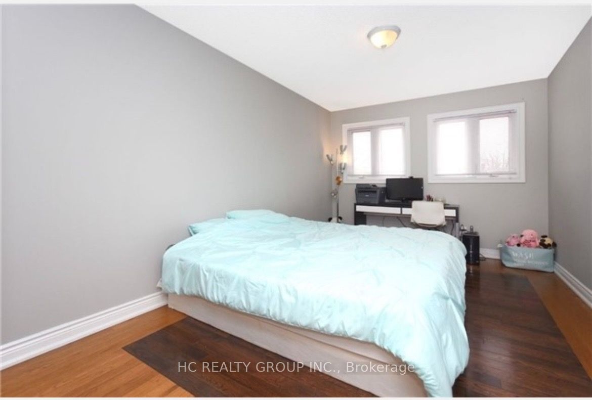 W13646124 Property Photo 8