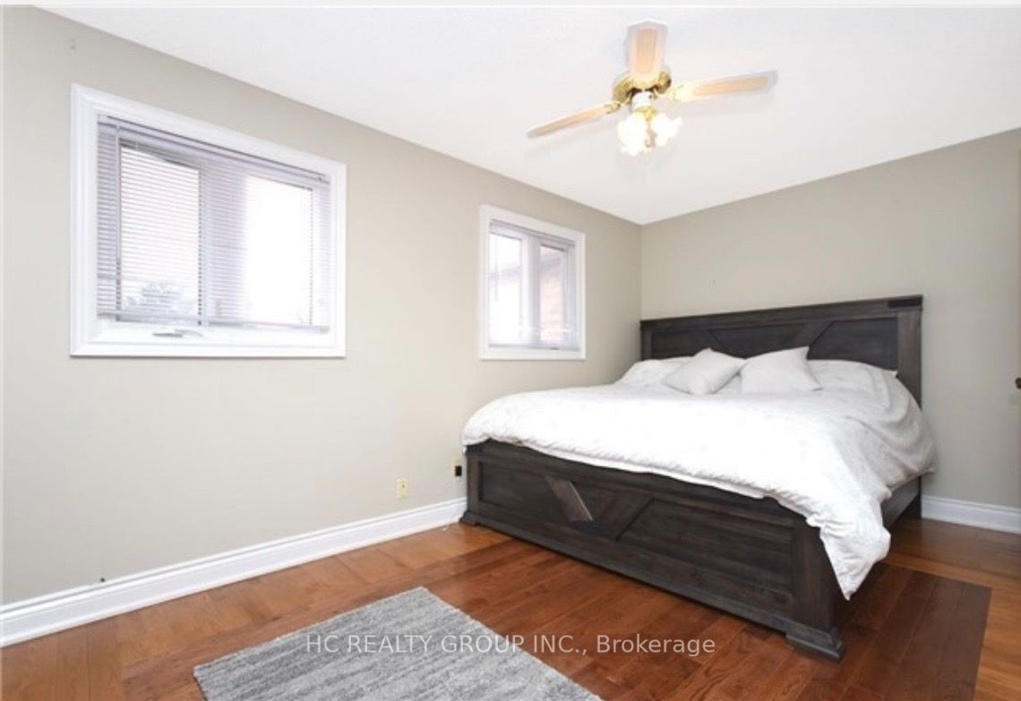 W13646124 Property Photo 11