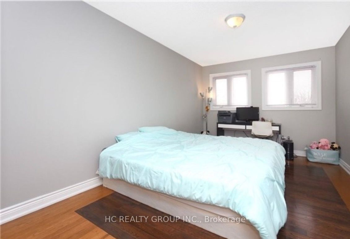 W13646124 Property Photo 13
