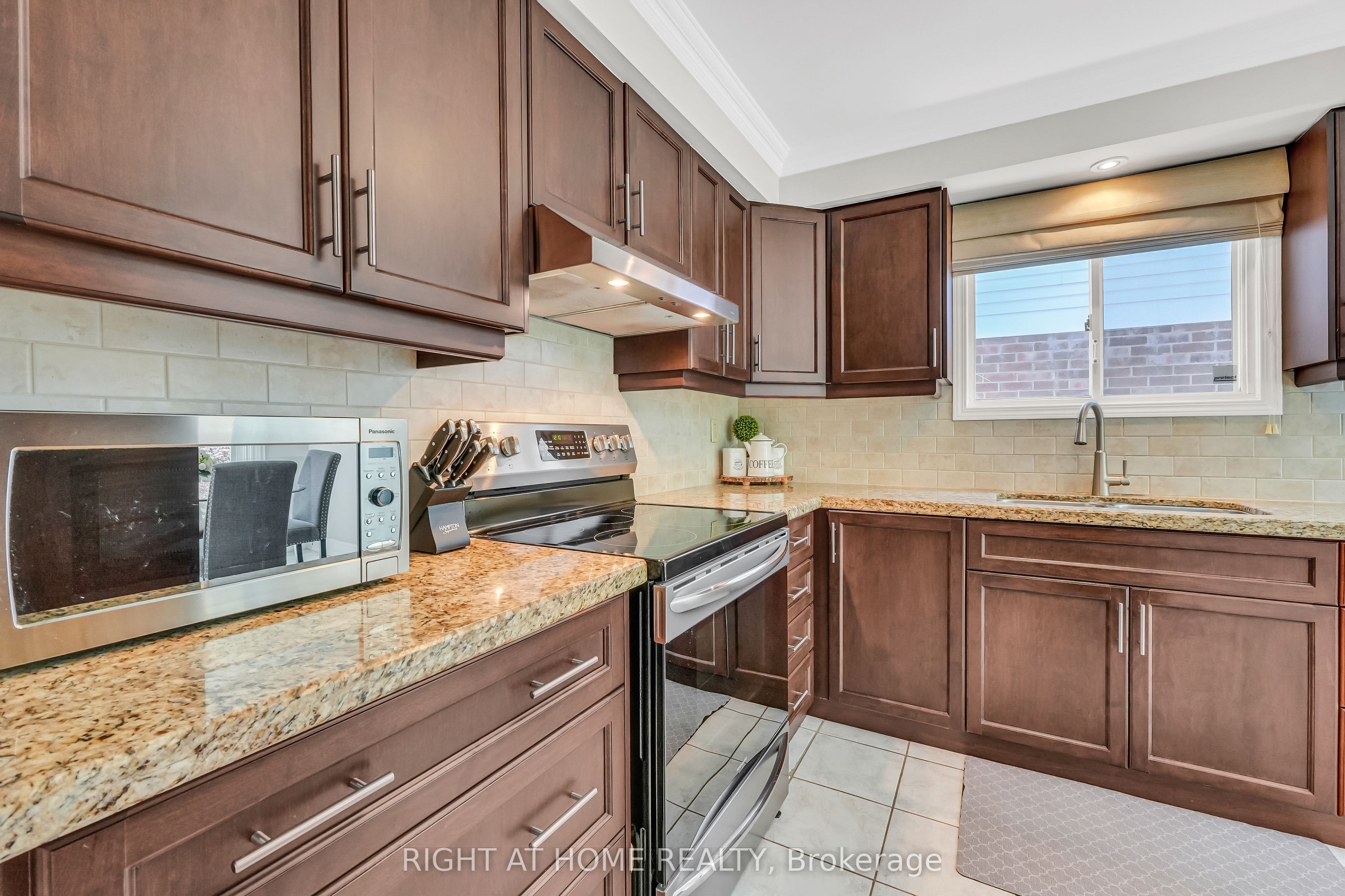 4516 Donegal Drive Property Photo 14