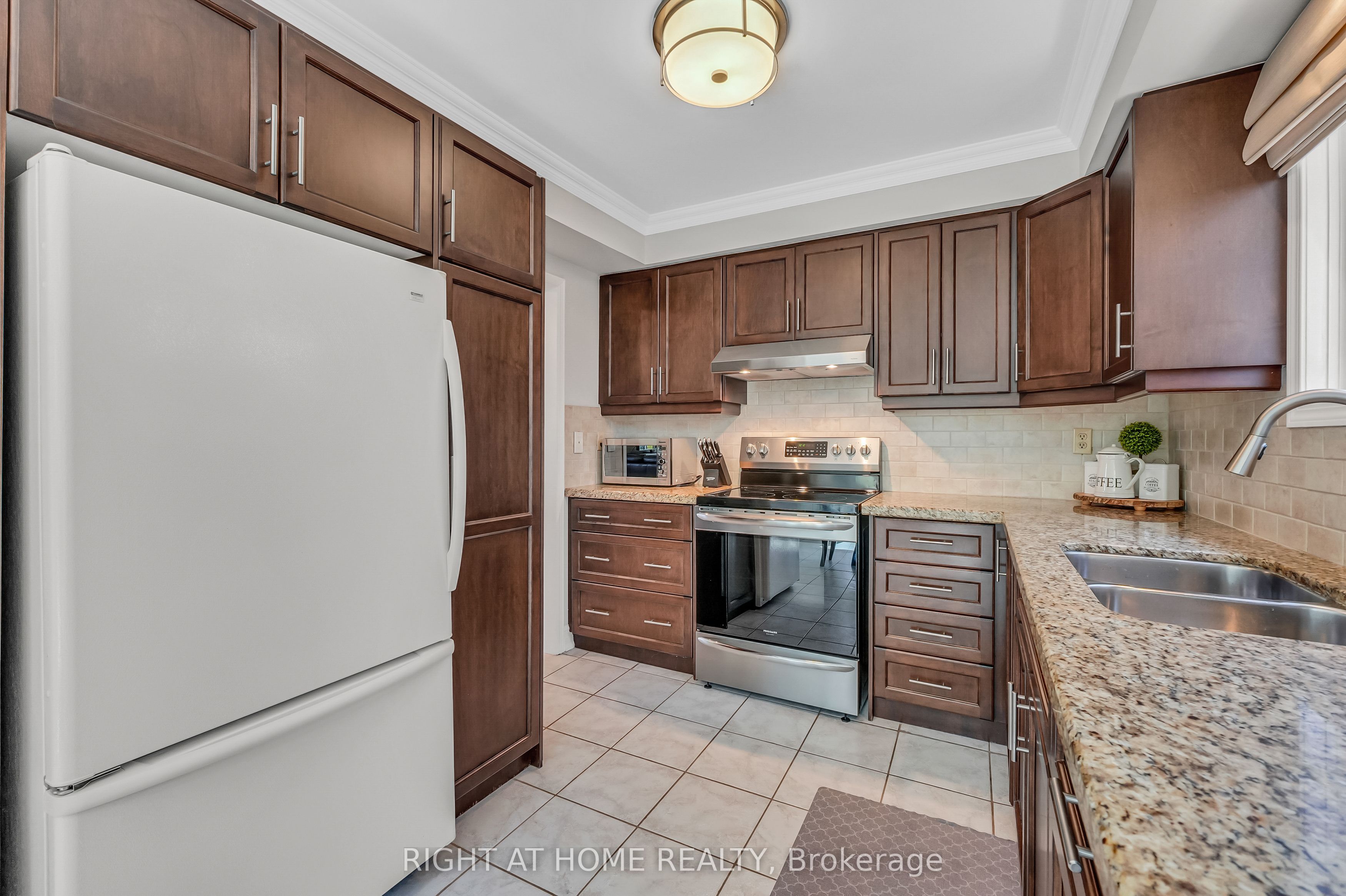 4516 Donegal Drive Property Photo 18
