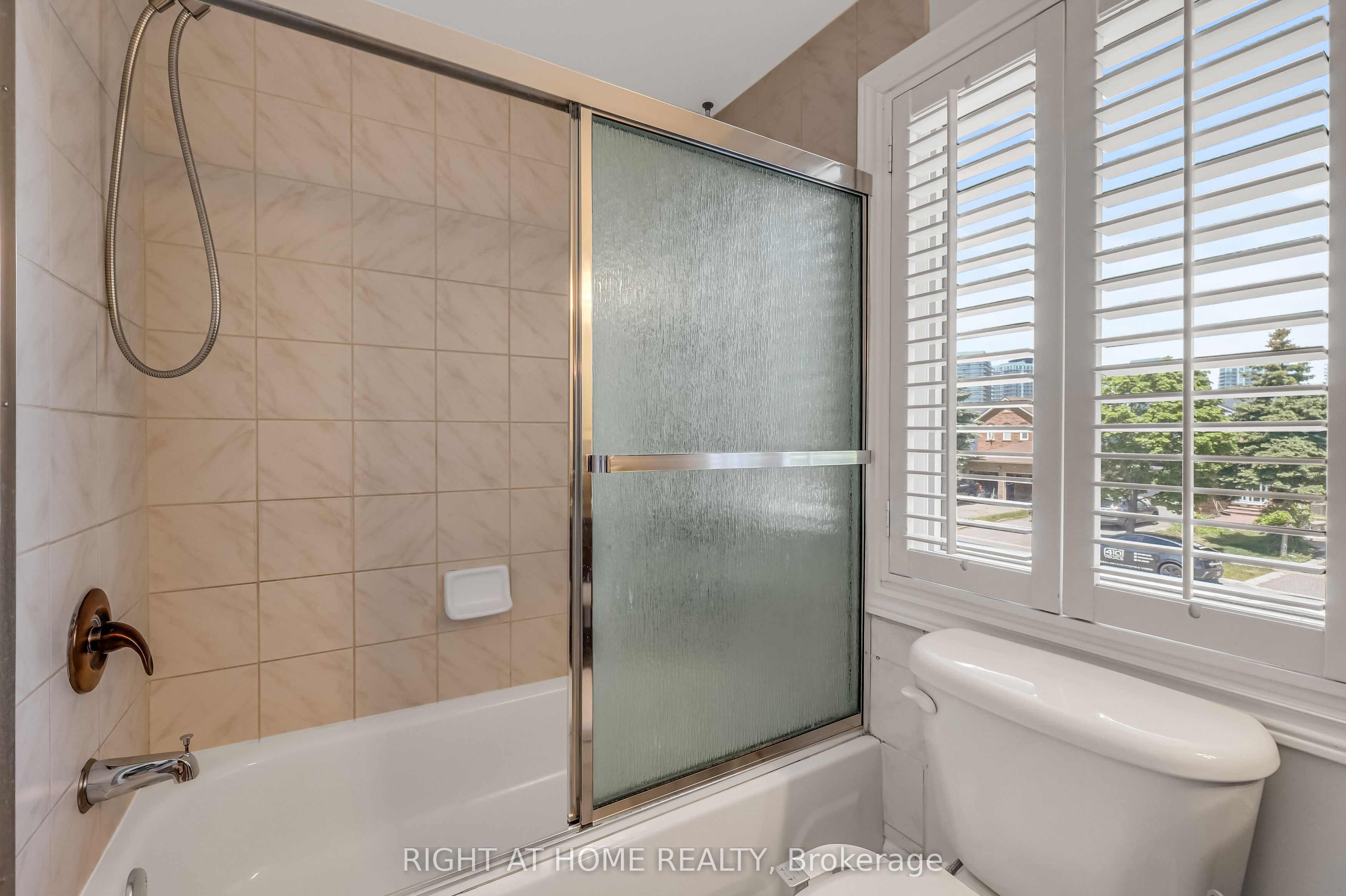 4516 Donegal Drive Property Photo 32