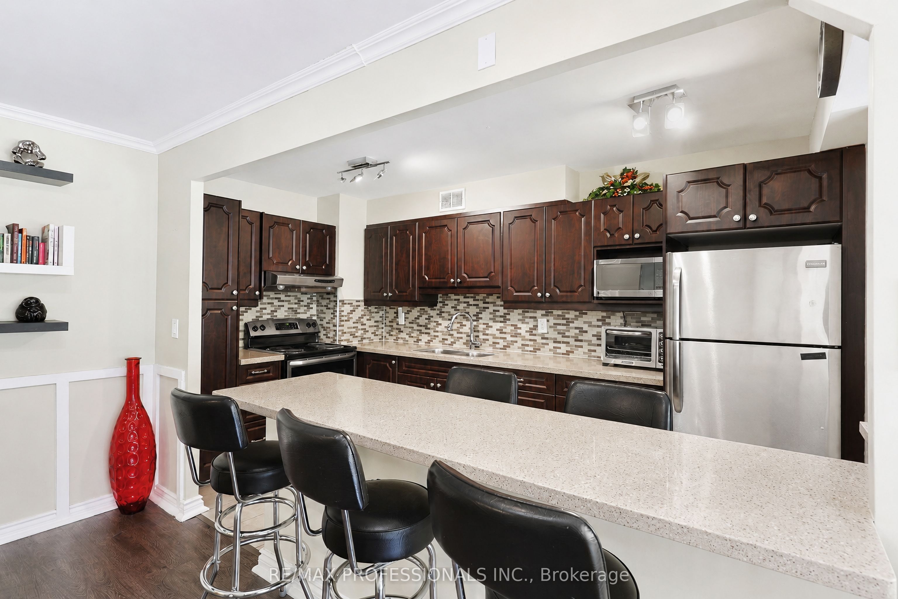 31 Four Winds Drive 209 Property Photo 8