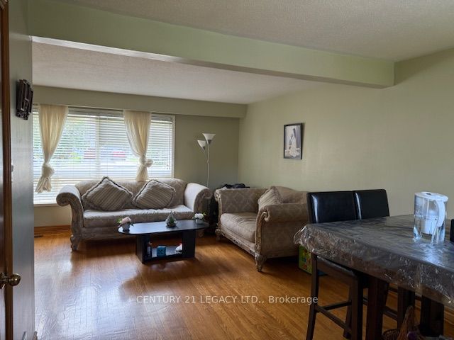 25 Edenborough Drive (upper) Property Photo 2