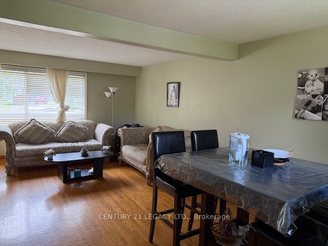 25 Edenborough Drive (upper) Property Photo 3