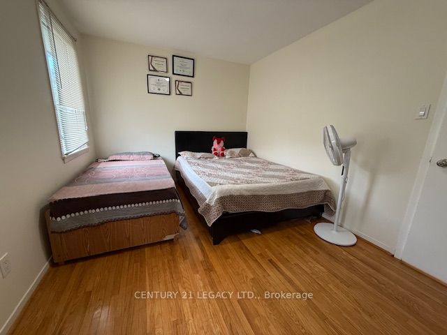 25 Edenborough Drive (upper) Property Photo 10