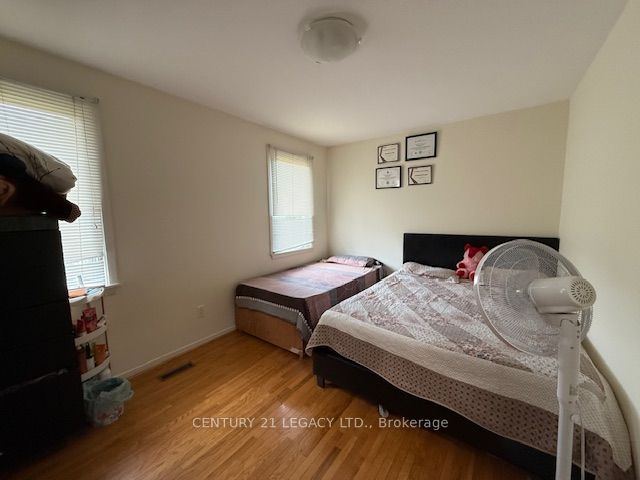 25 Edenborough Drive (upper) Property Photo 11