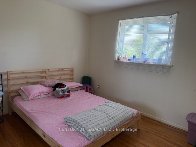 25 Edenborough Drive (upper) Property Photo 12