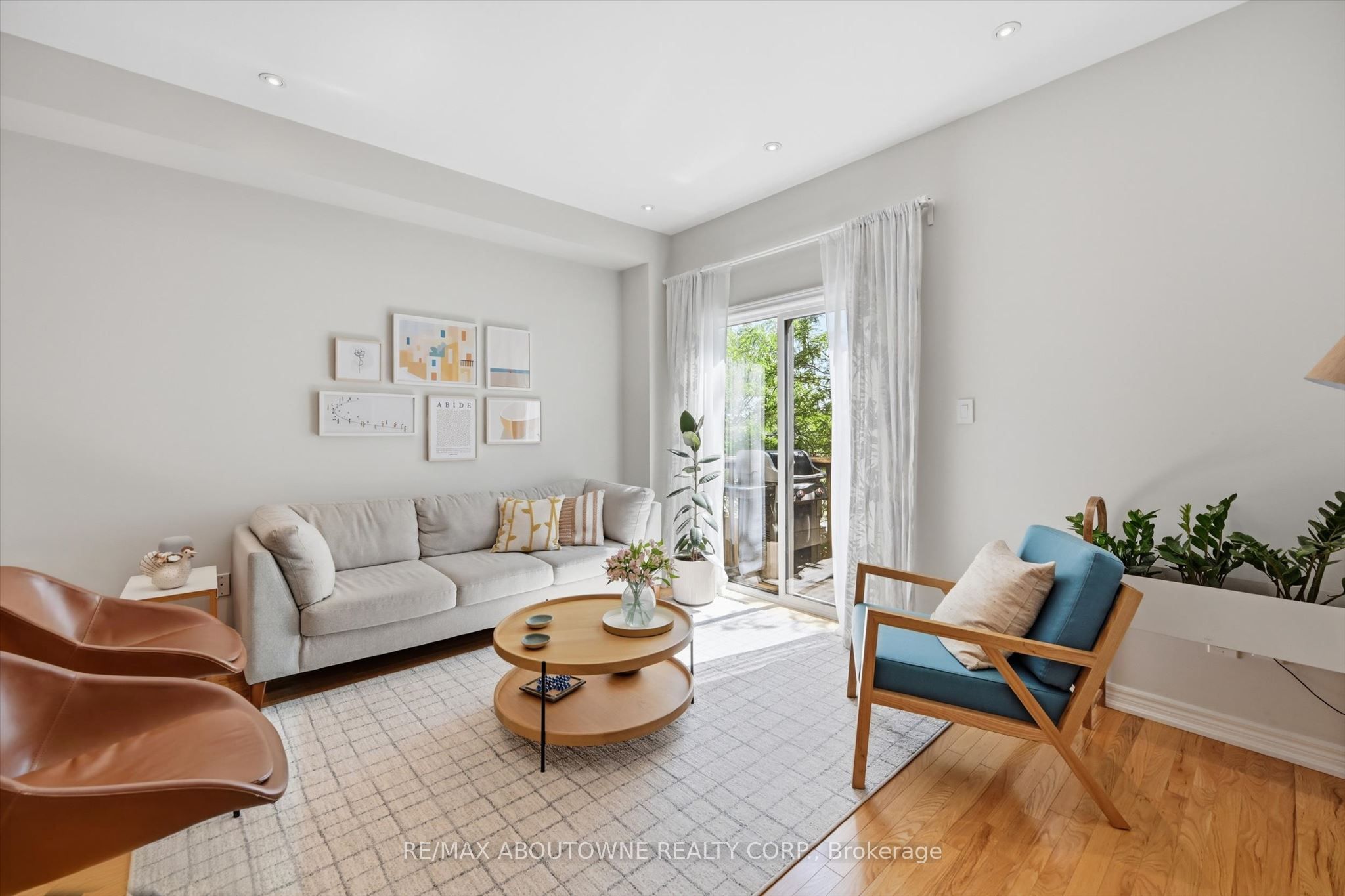 678 Rowley Common Property Photo 1