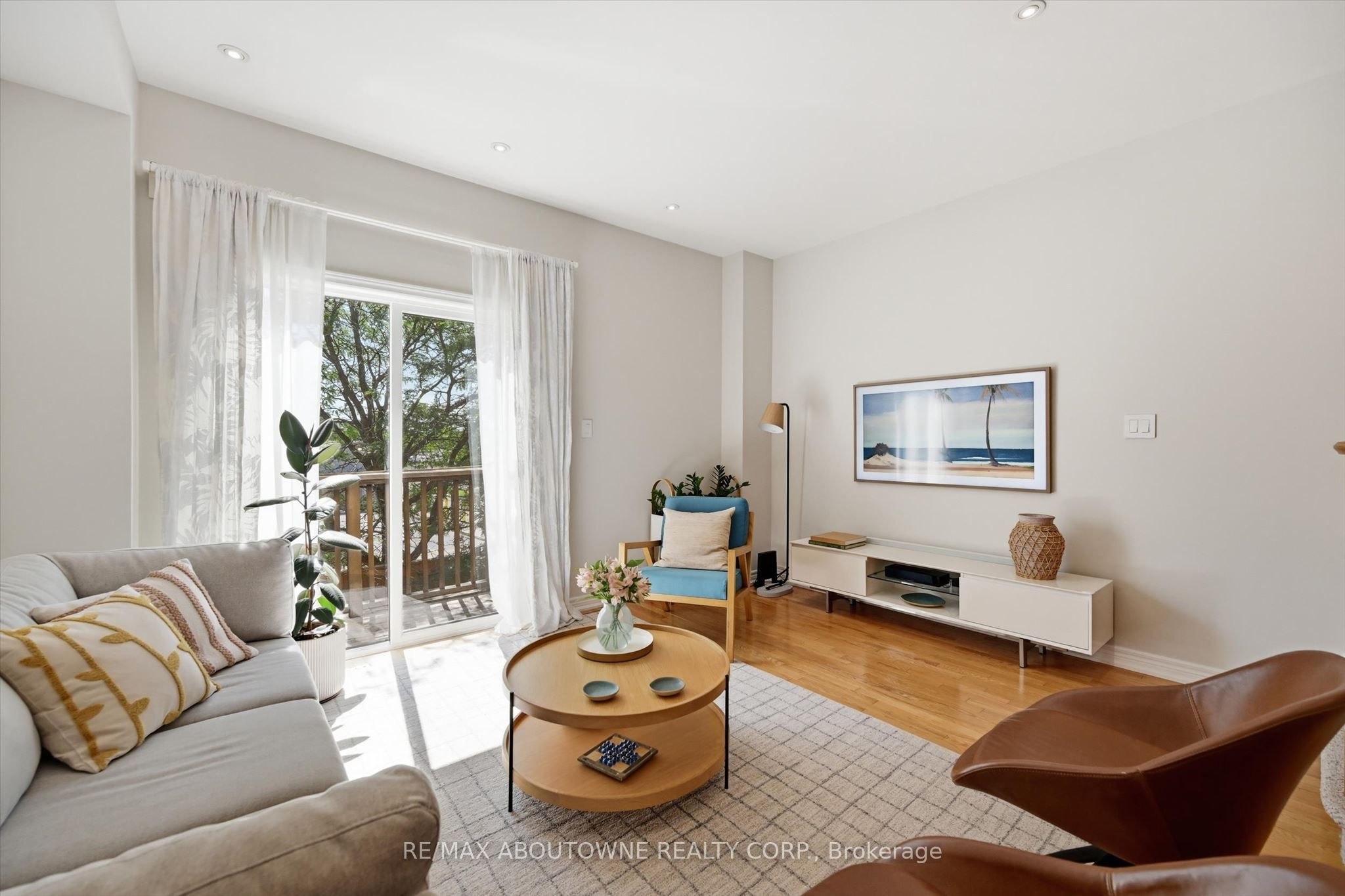 678 Rowley Common Property Photo 2