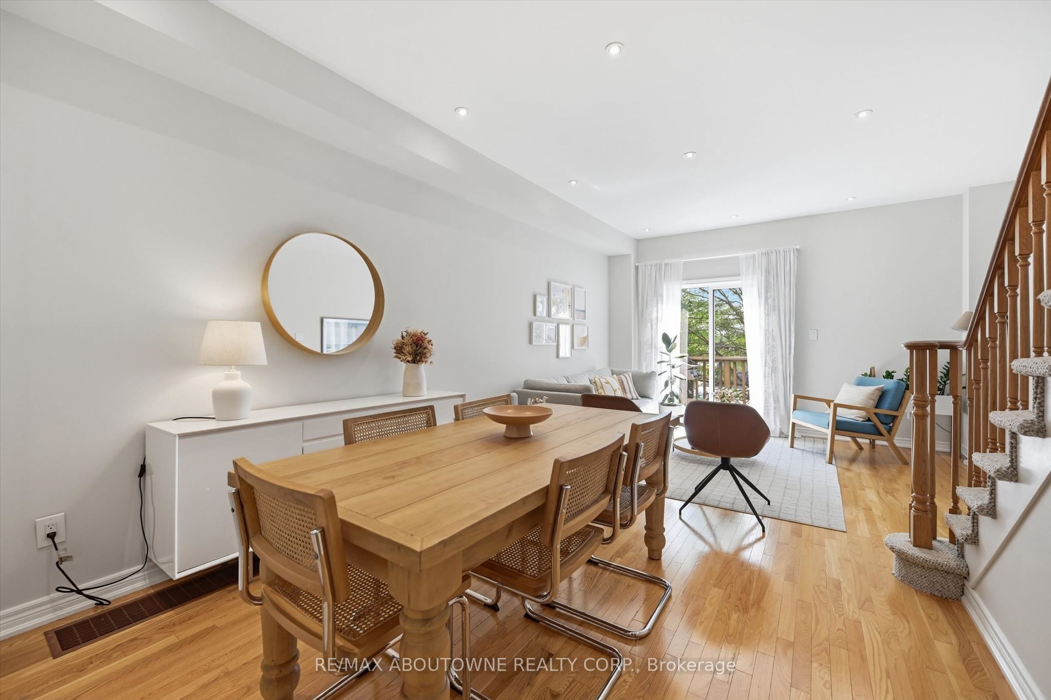 678 Rowley Common Property Photo 4