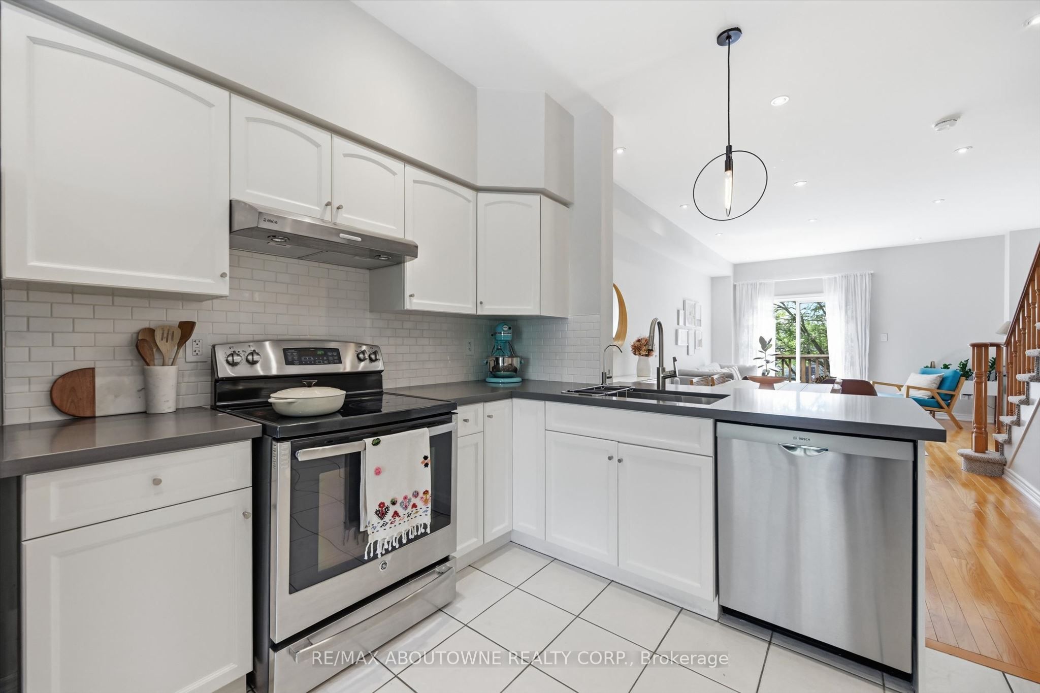678 Rowley Common Property Photo 9