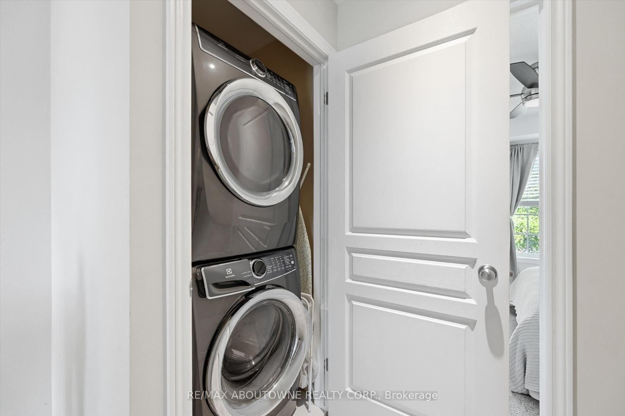 678 Rowley Common Property Photo 22
