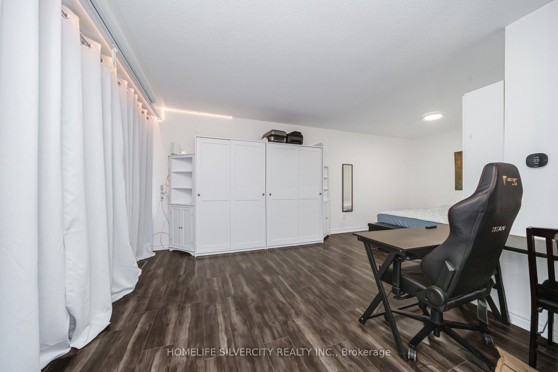 7582 Discus Crescent Property Photo 7