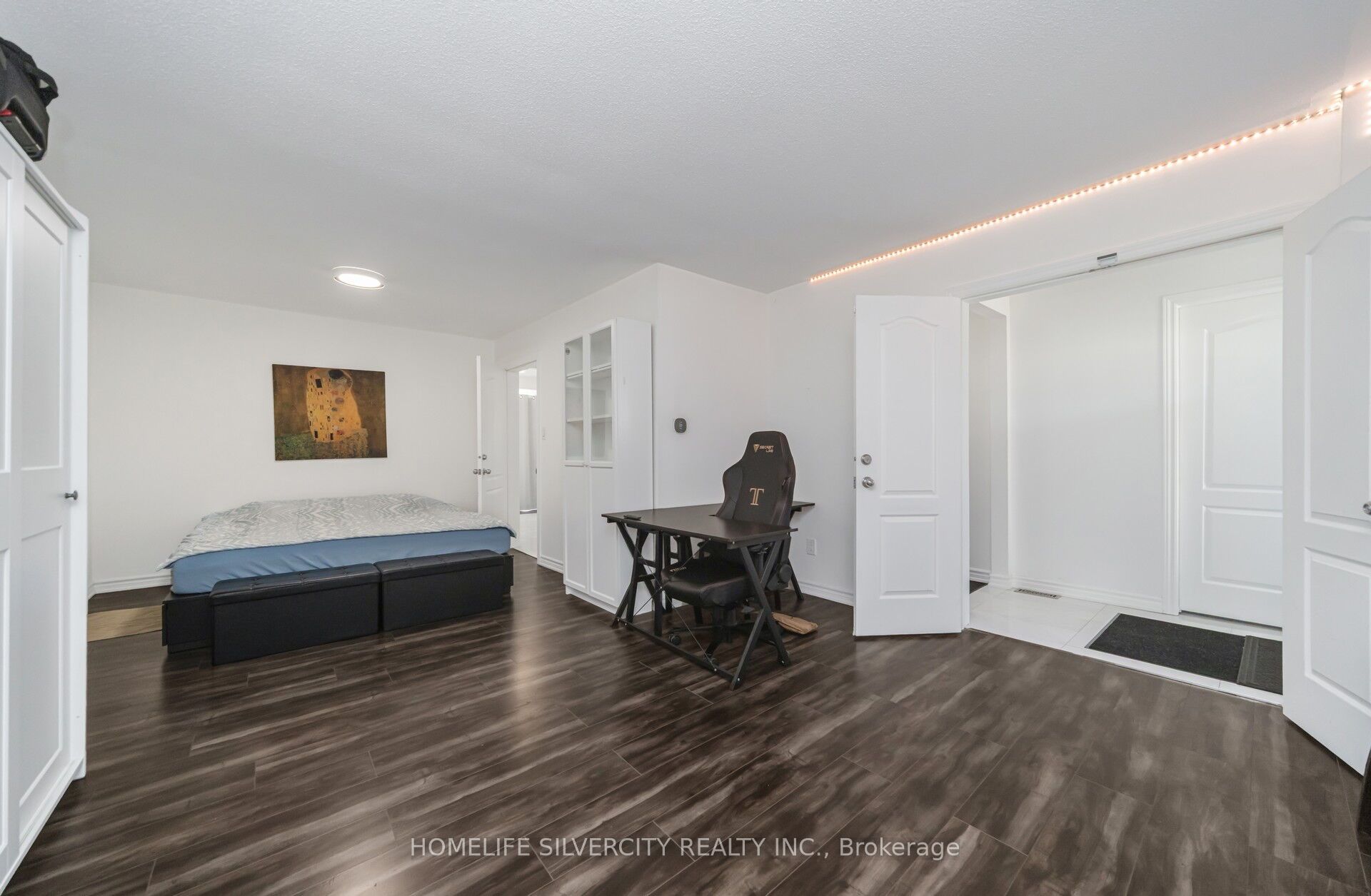 7582 Discus Crescent Property Photo 8