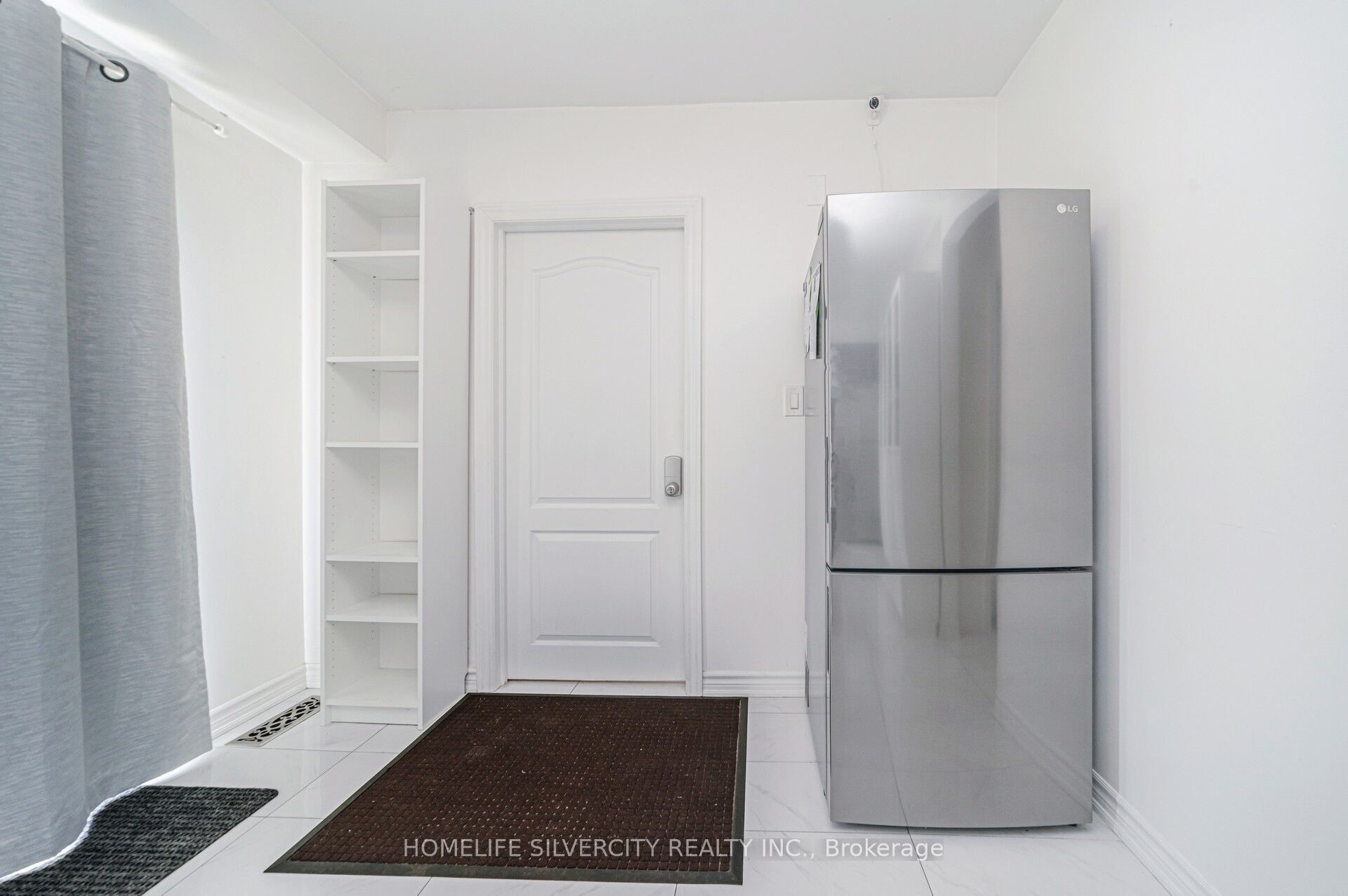 7582 Discus Crescent Property Photo 17