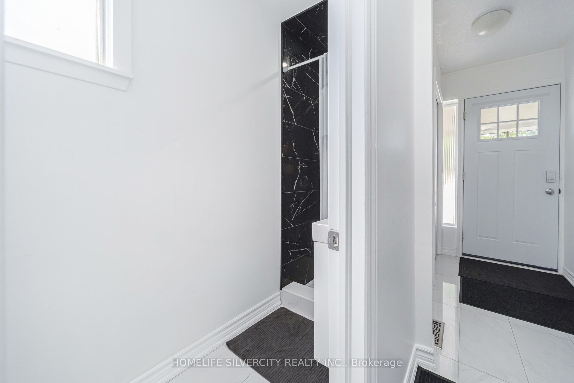 7582 Discus Crescent Property Photo 18