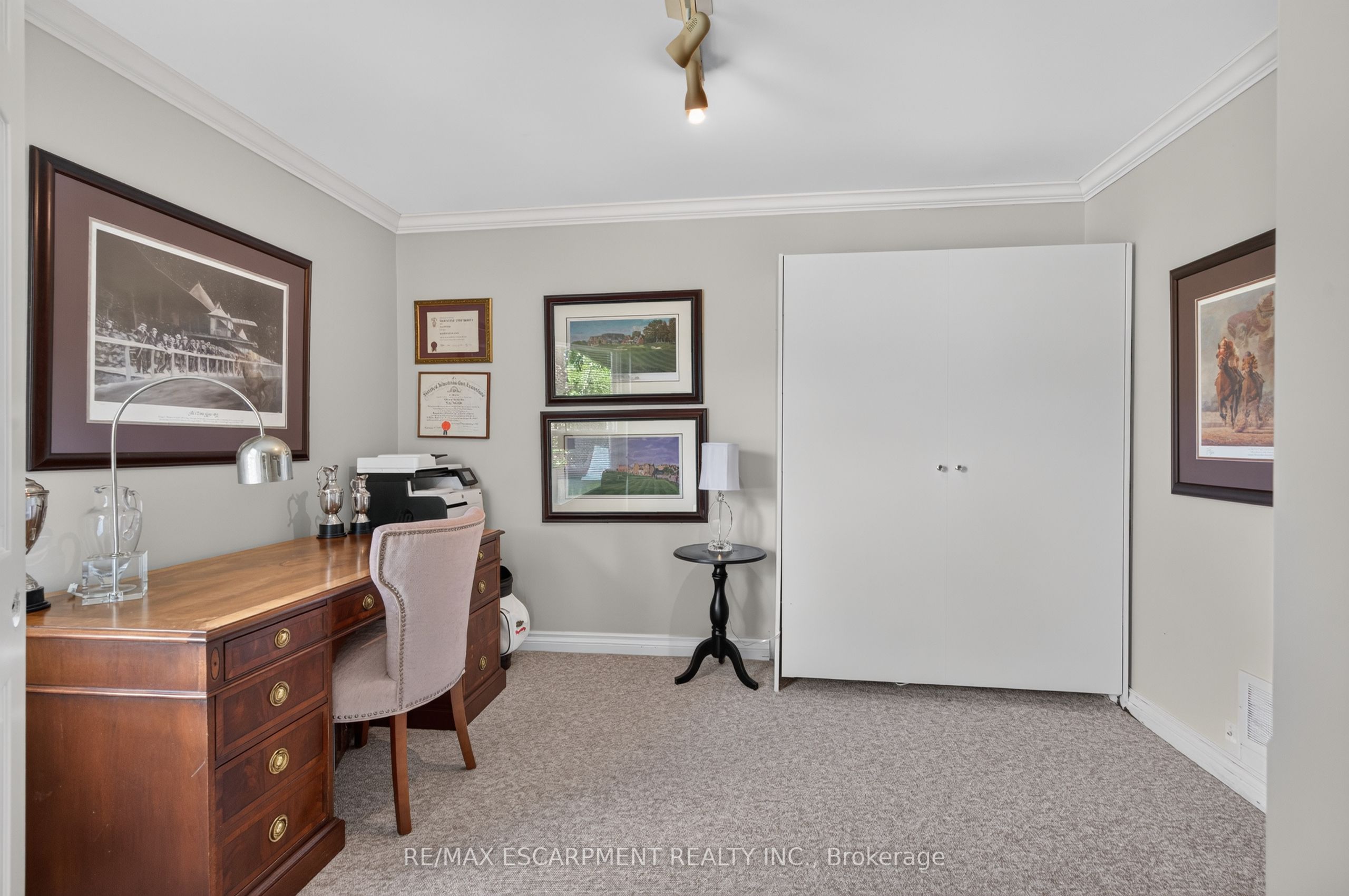 112 Fairwood Place W Property Photo 41