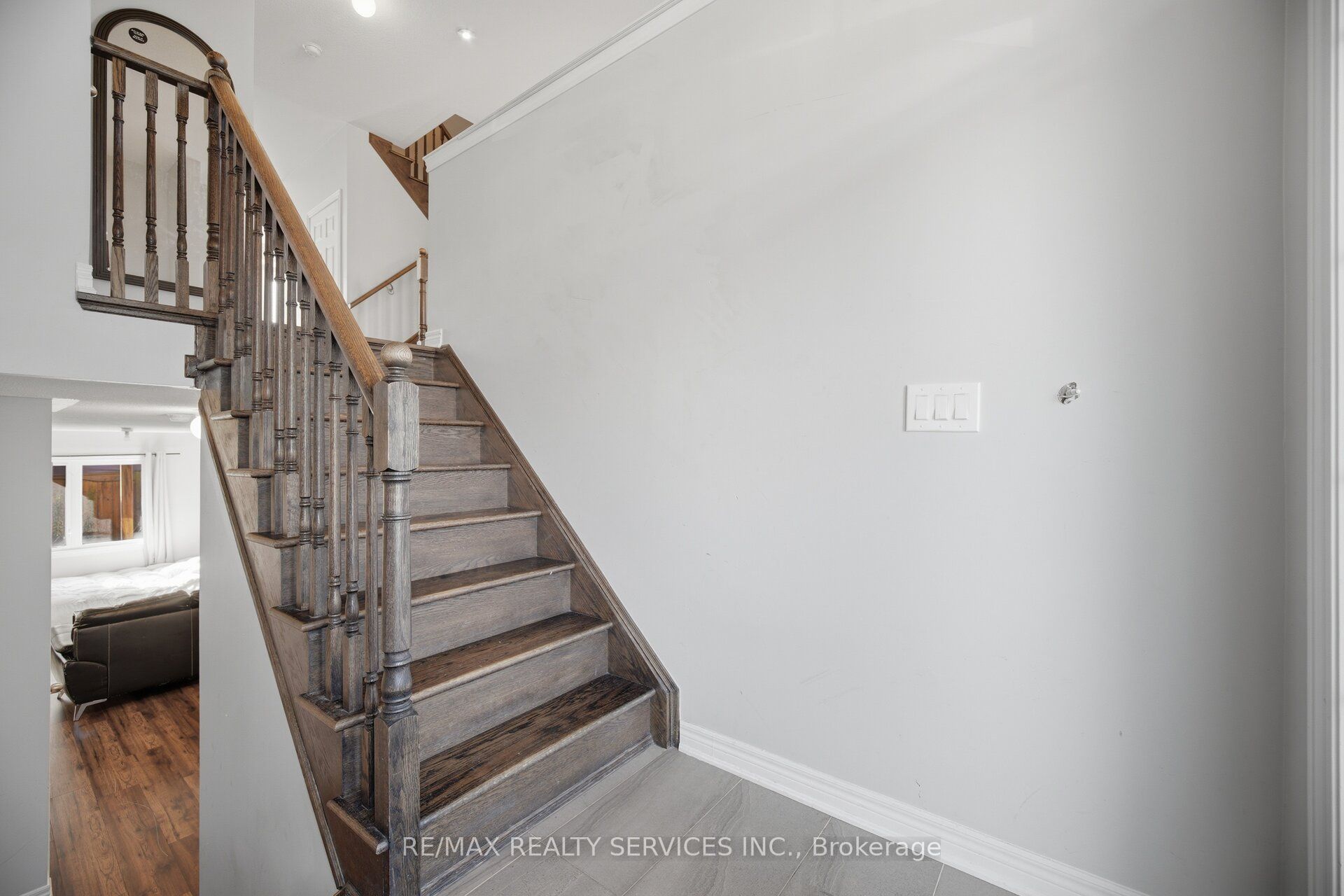 72 Rockman Crescent Property Photo 6