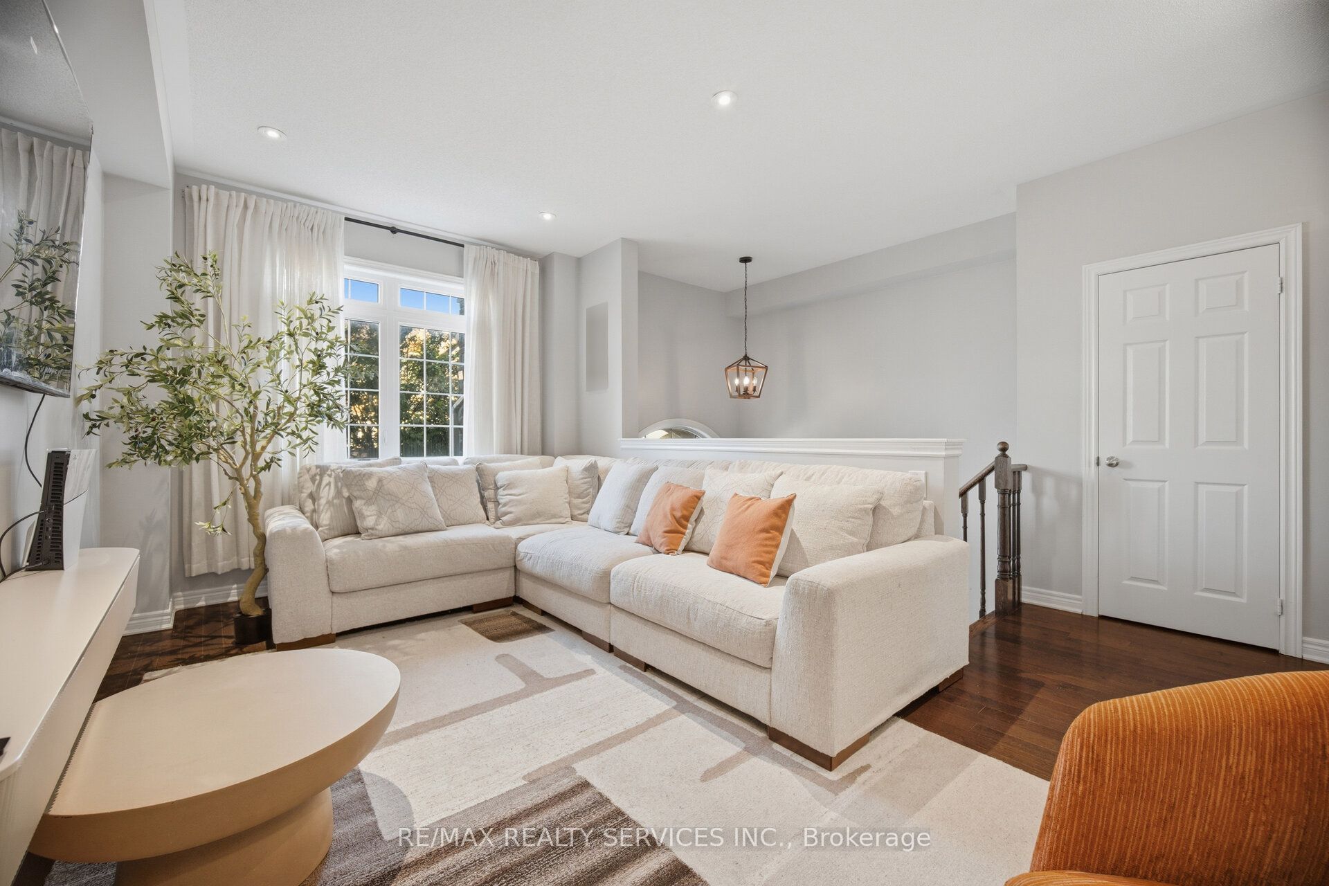 72 Rockman Crescent Property Photo 9