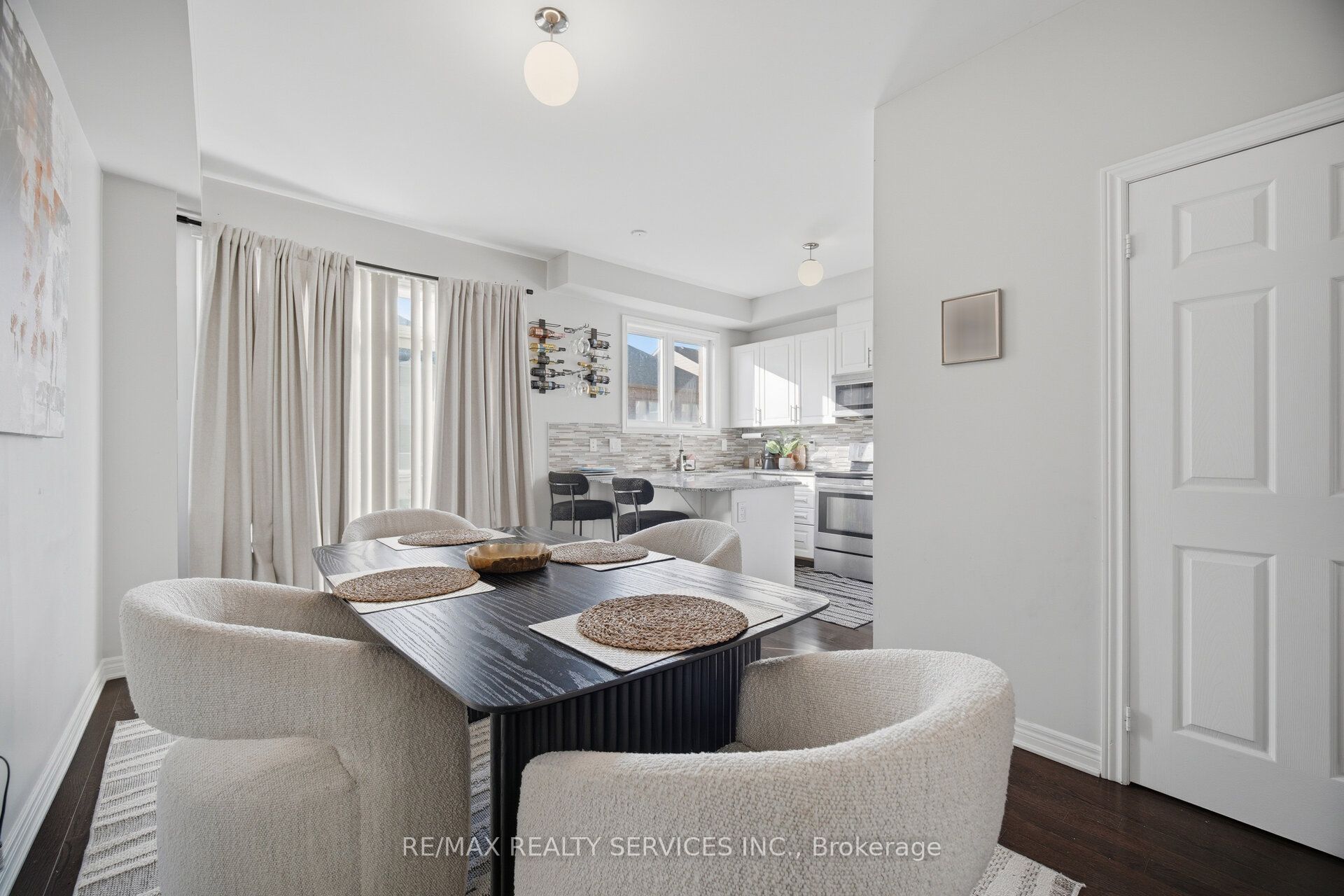 72 Rockman Crescent Property Photo 14