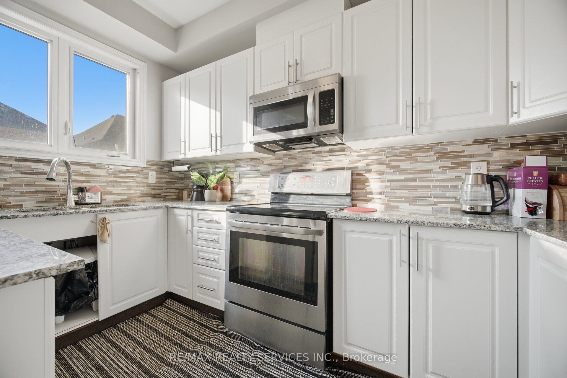 72 Rockman Crescent Property Photo 17