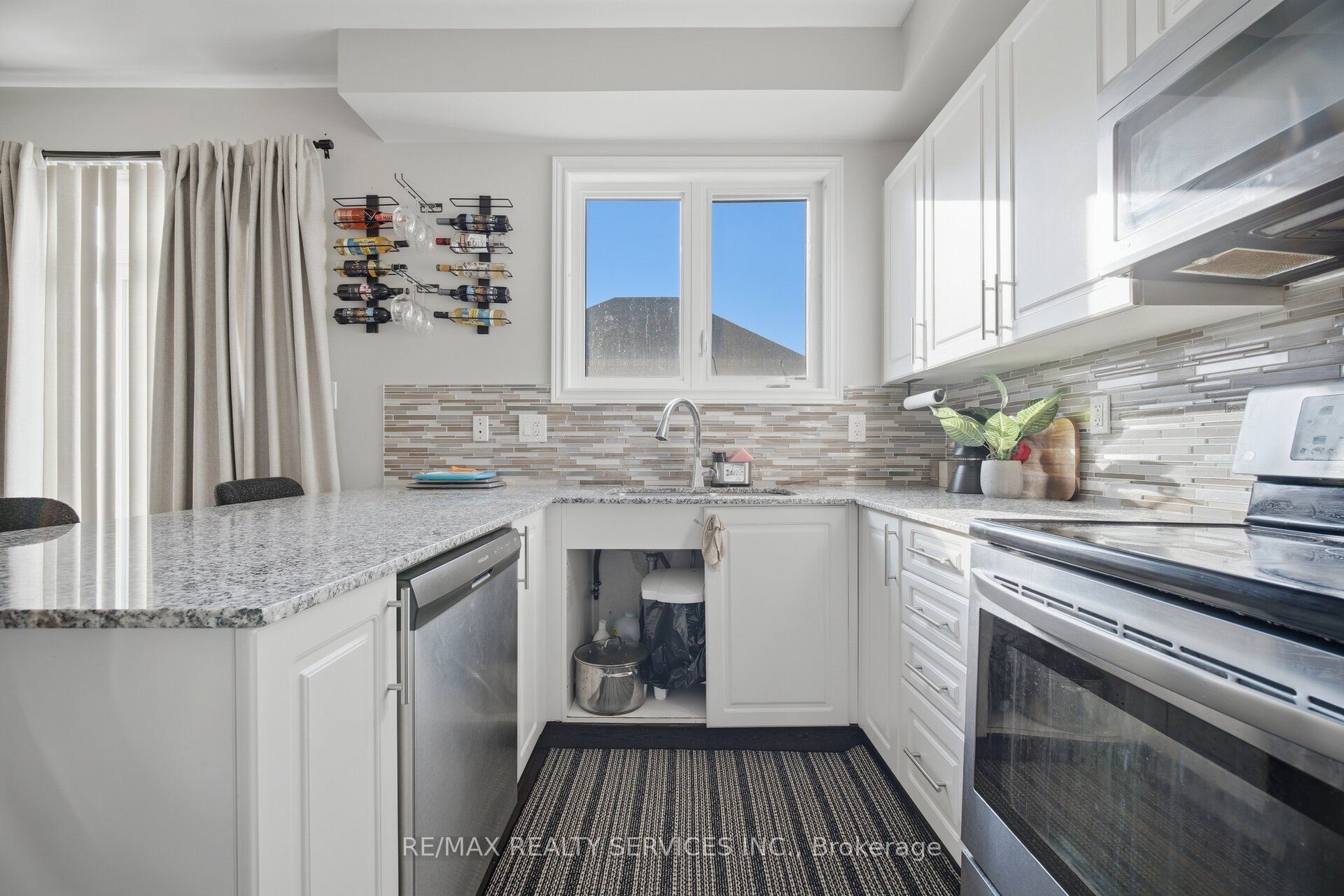 72 Rockman Crescent Property Photo 18