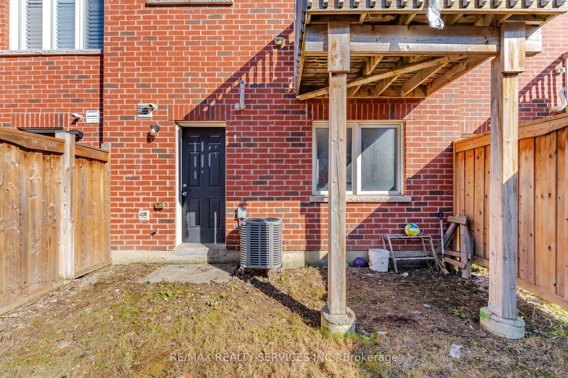 72 Rockman Crescent Property Photo 42