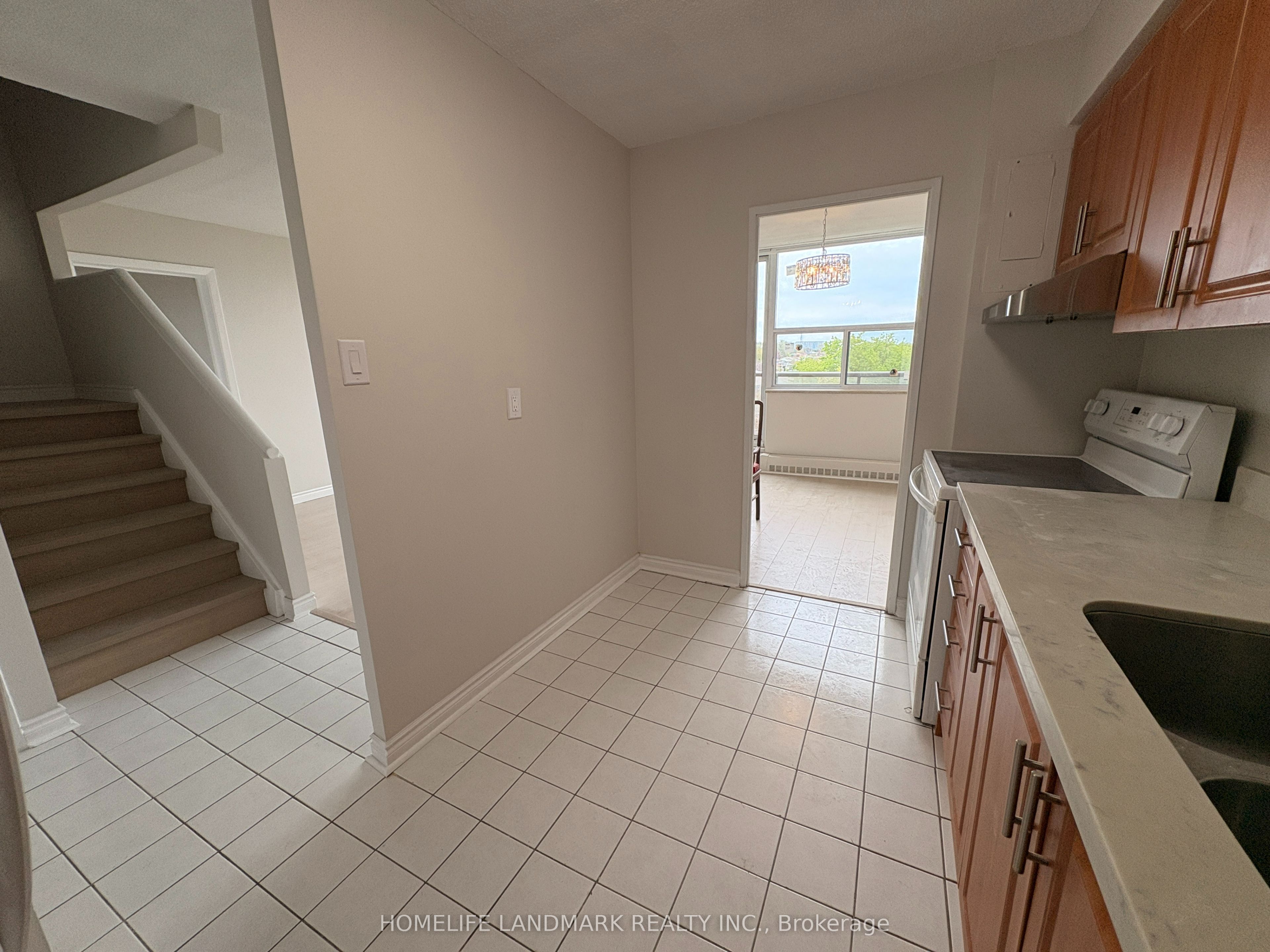 1050 Stainton Drive 327 Property Photo 6