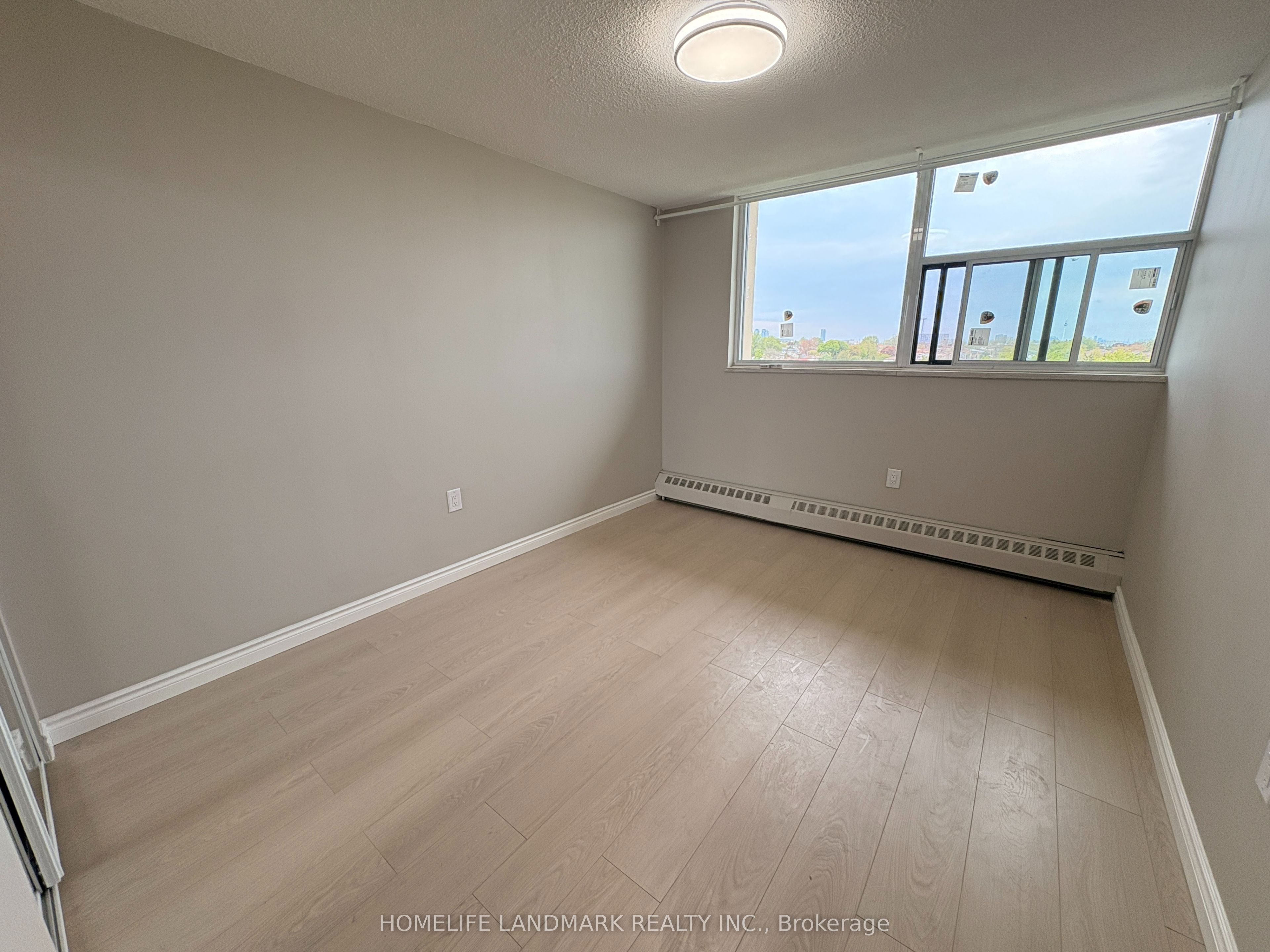 1050 Stainton Drive 327 Property Photo 14
