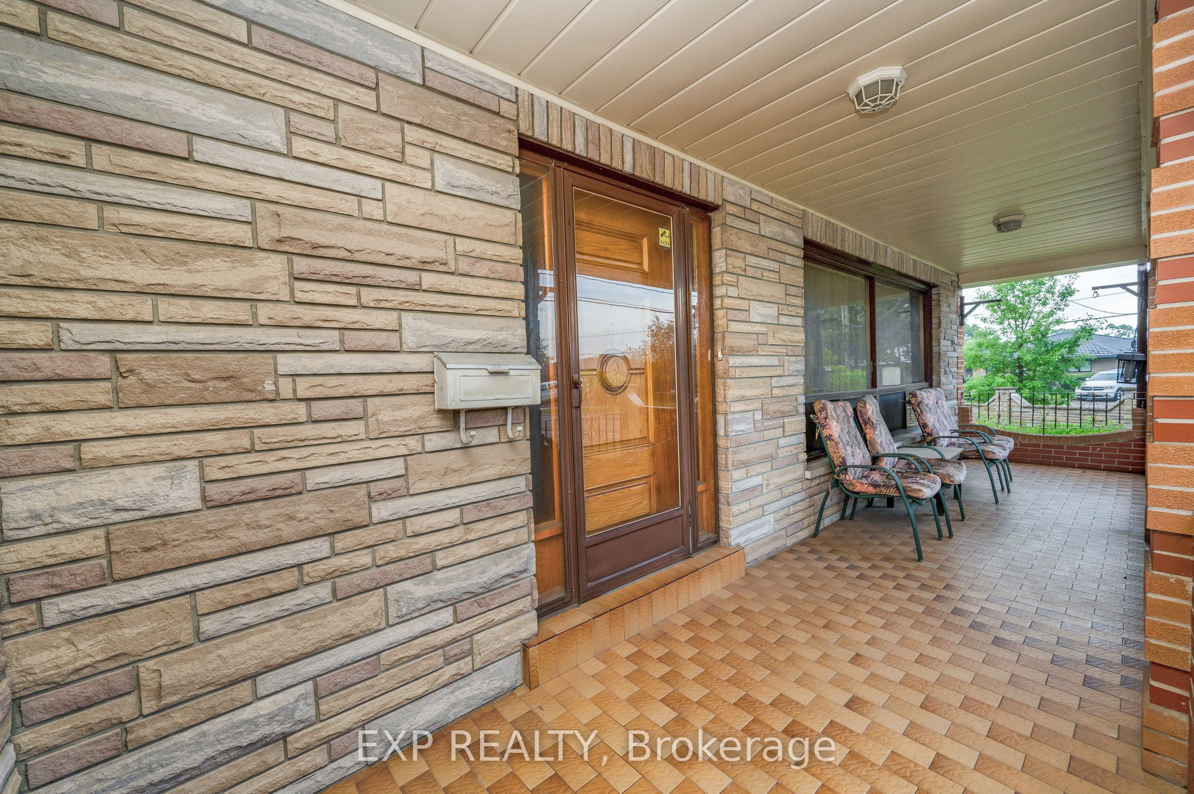 52 Storer Drive Property Photo 4