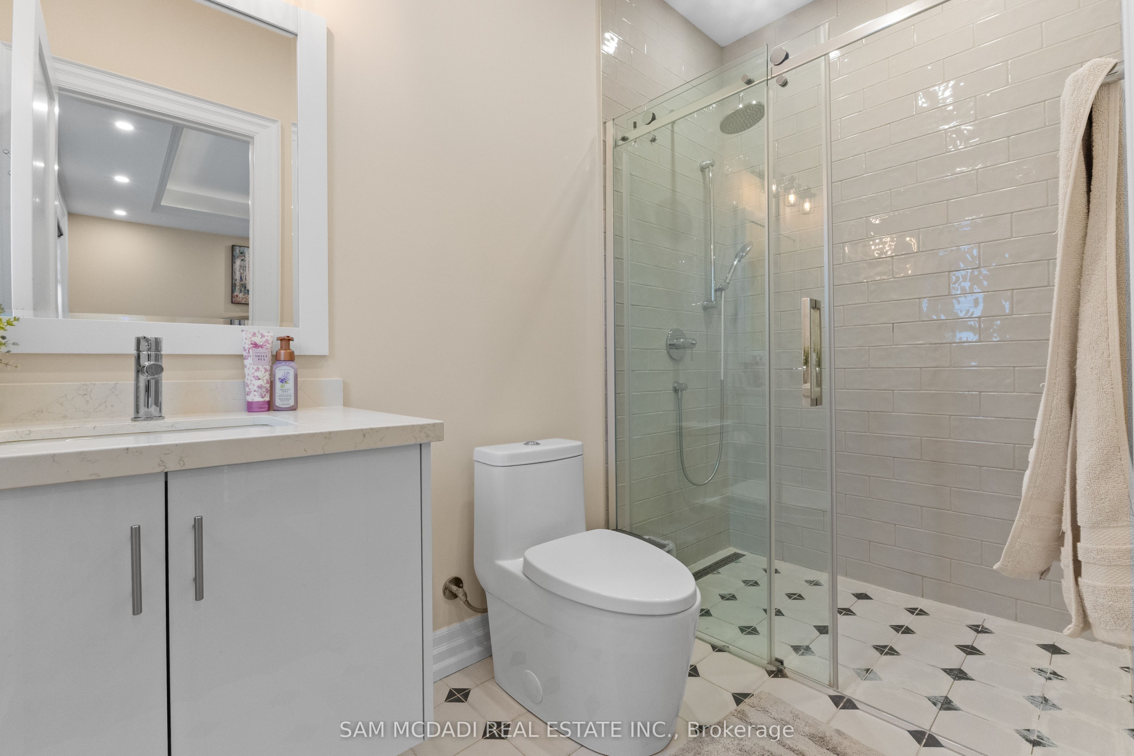 834 Edistel Crescent Property Photo 23