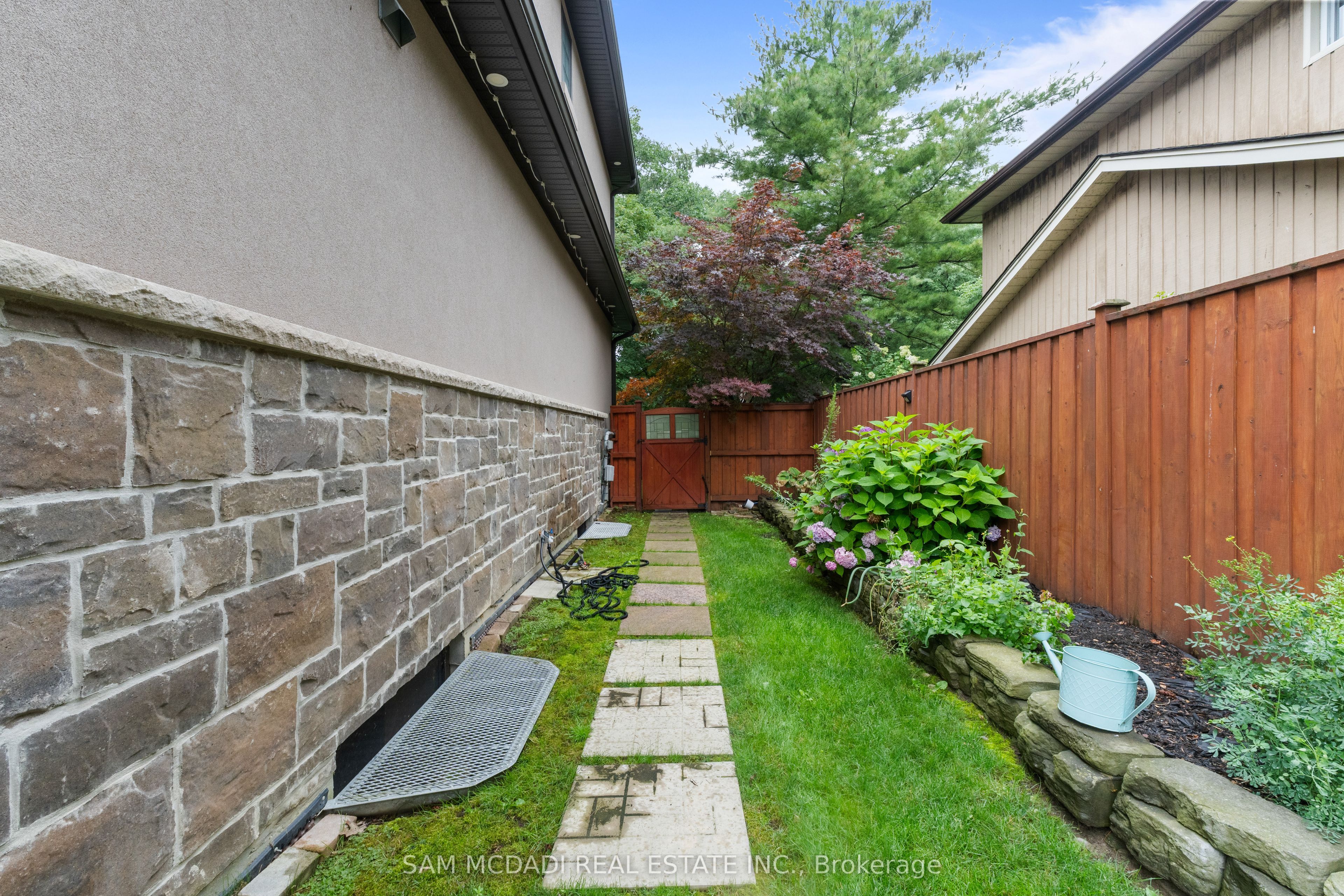 834 Edistel Crescent Property Photo 34