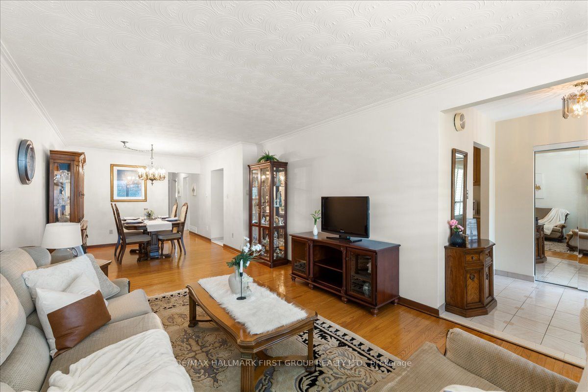 40 Cherrylawn Avenue Property Photo 6