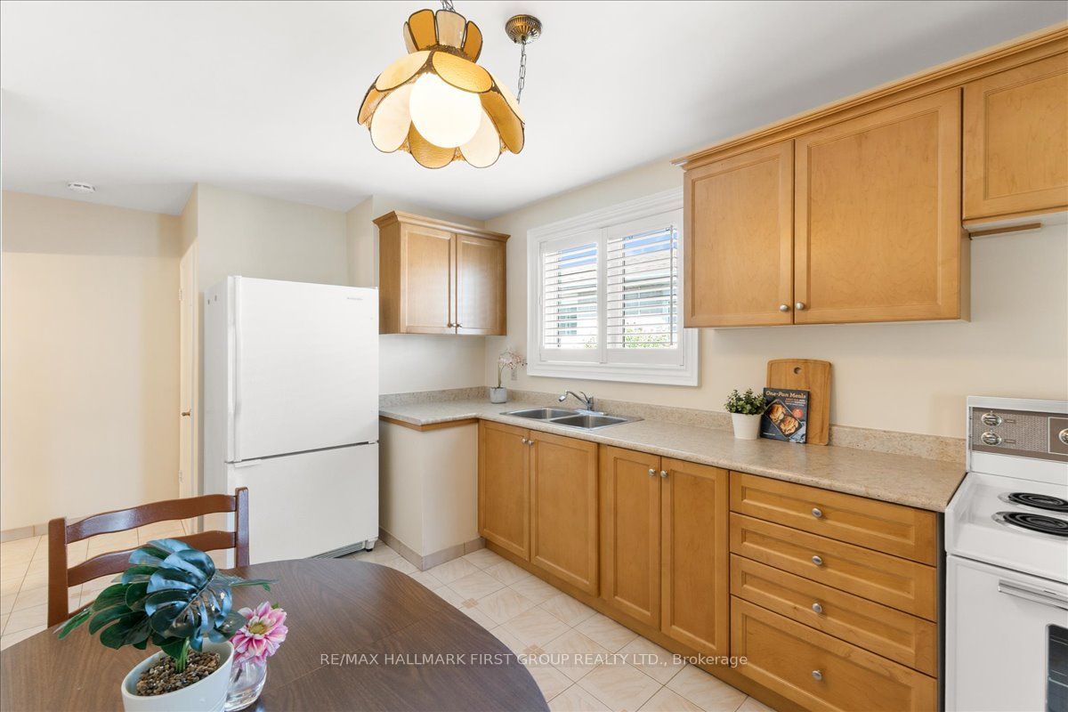 40 Cherrylawn Avenue Property Photo 14