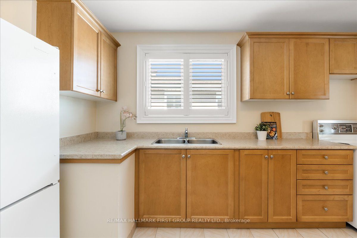 40 Cherrylawn Avenue Property Photo 16