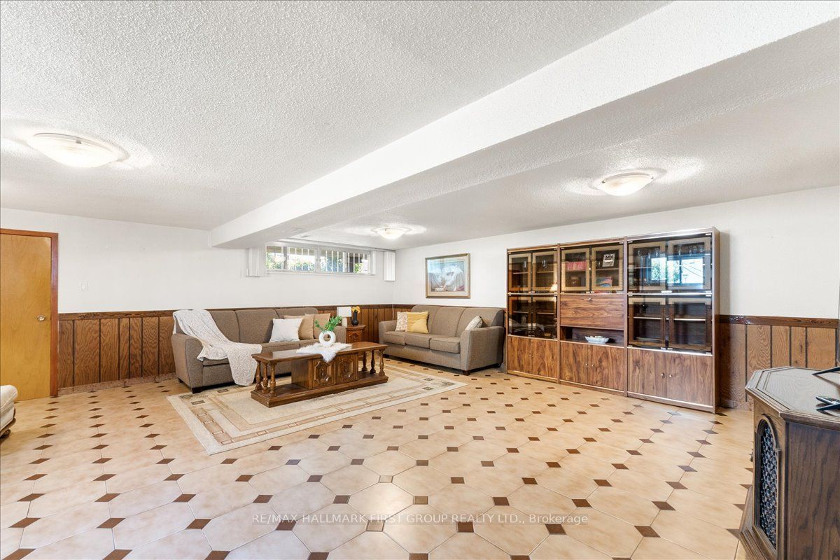 40 Cherrylawn Avenue Property Photo 26