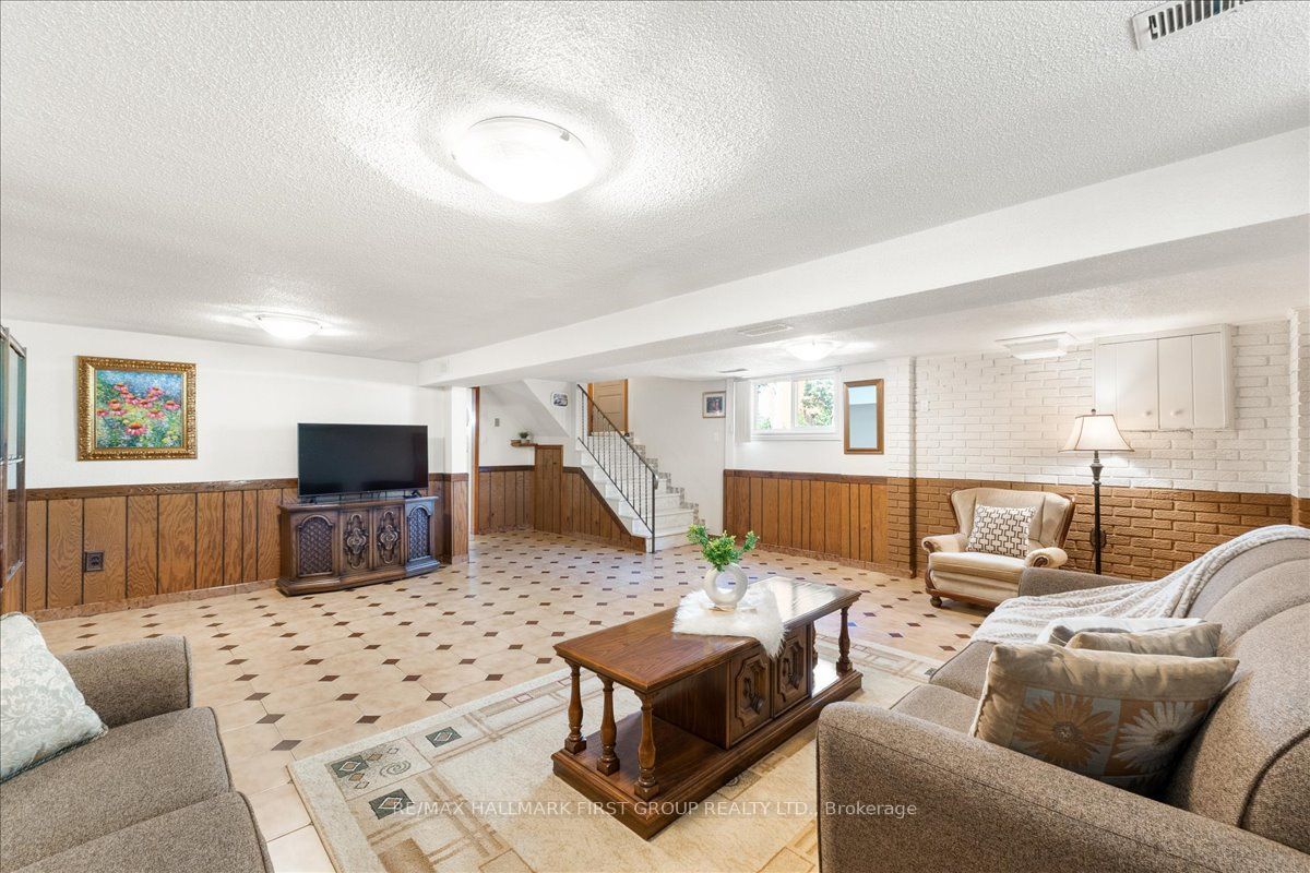 40 Cherrylawn Avenue Property Photo 28