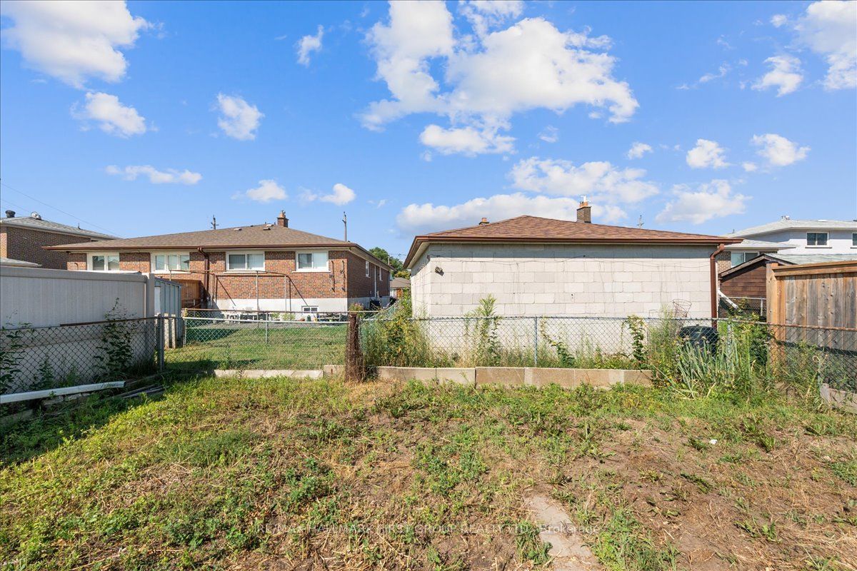40 Cherrylawn Avenue Property Photo 37