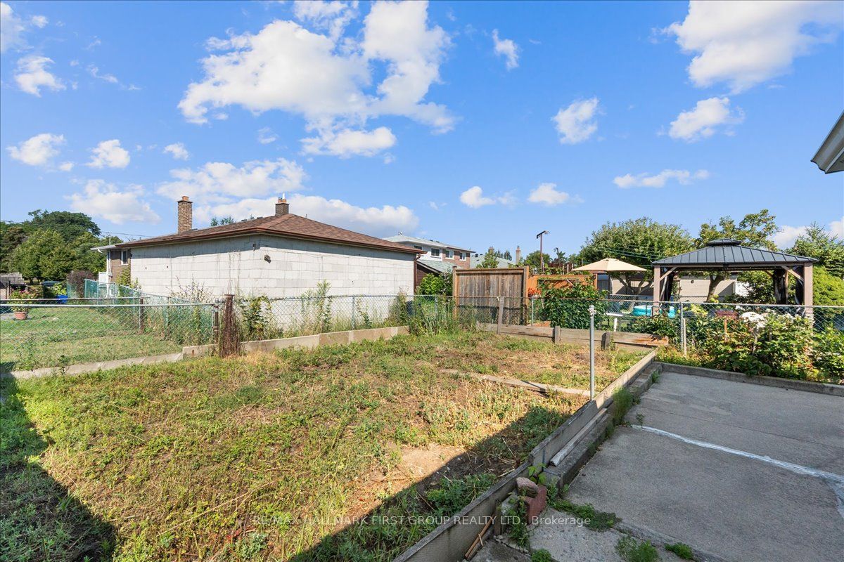 40 Cherrylawn Avenue Property Photo 38