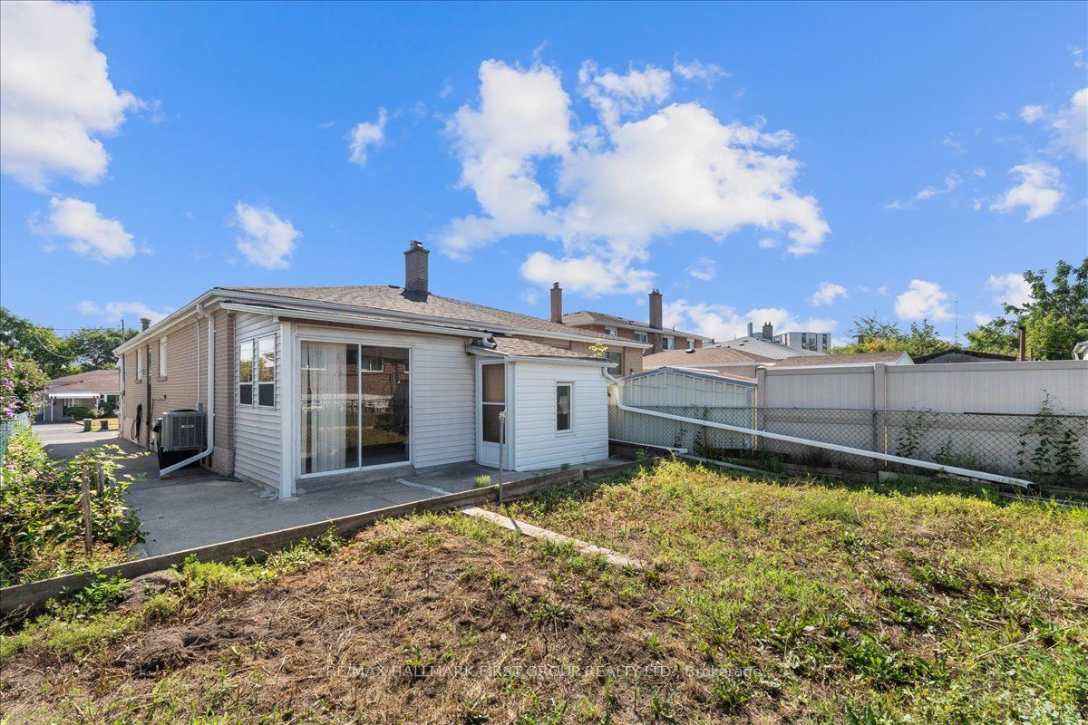 40 Cherrylawn Avenue Property Photo 41