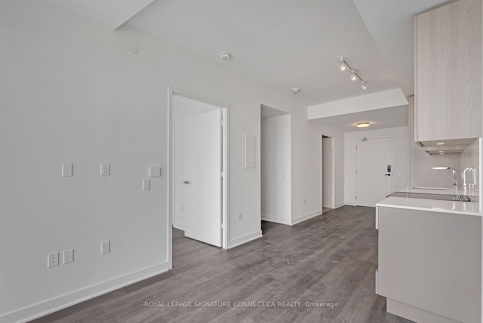 3900 Confederation Parkway 4911 Property Photo 11