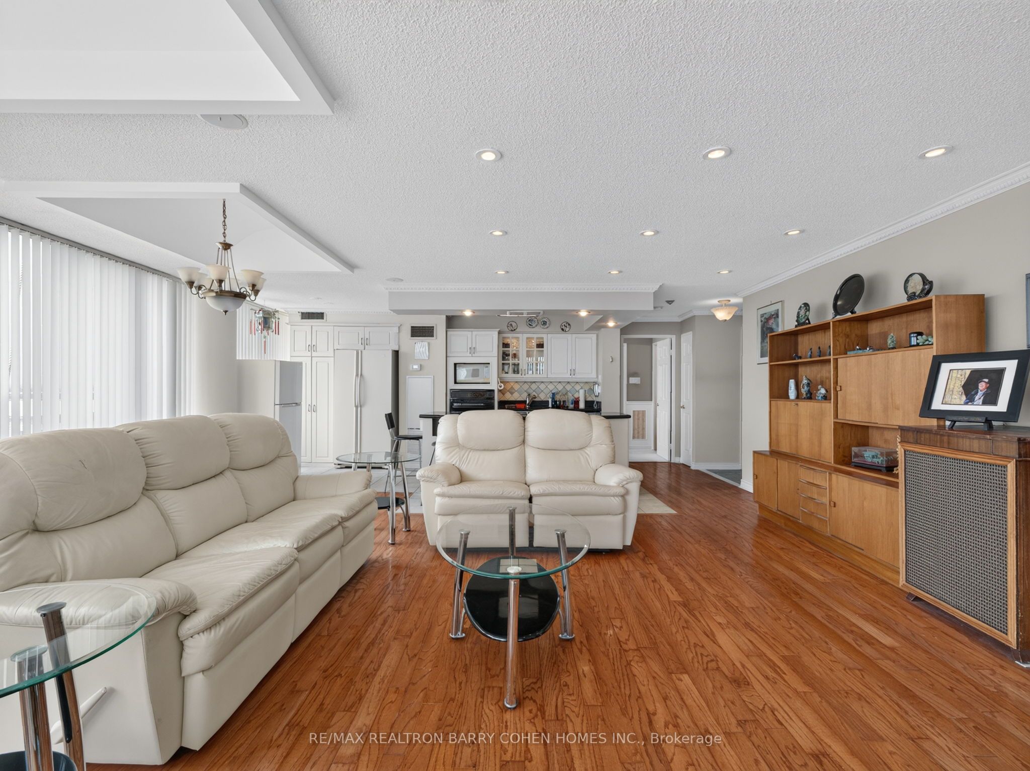 700 Constellation Drive 2009 Property Photo 11