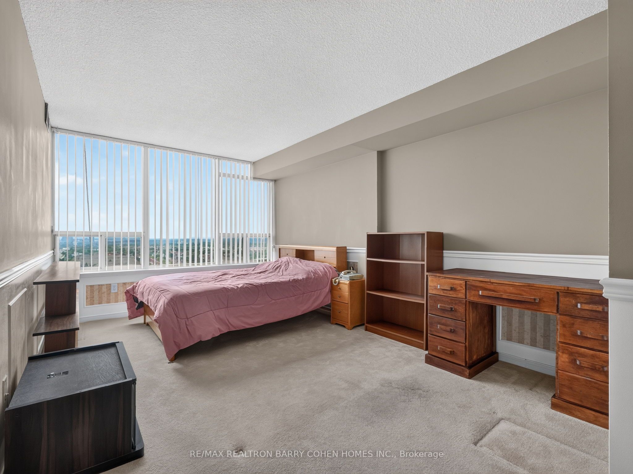 700 Constellation Drive 2009 Property Photo 12