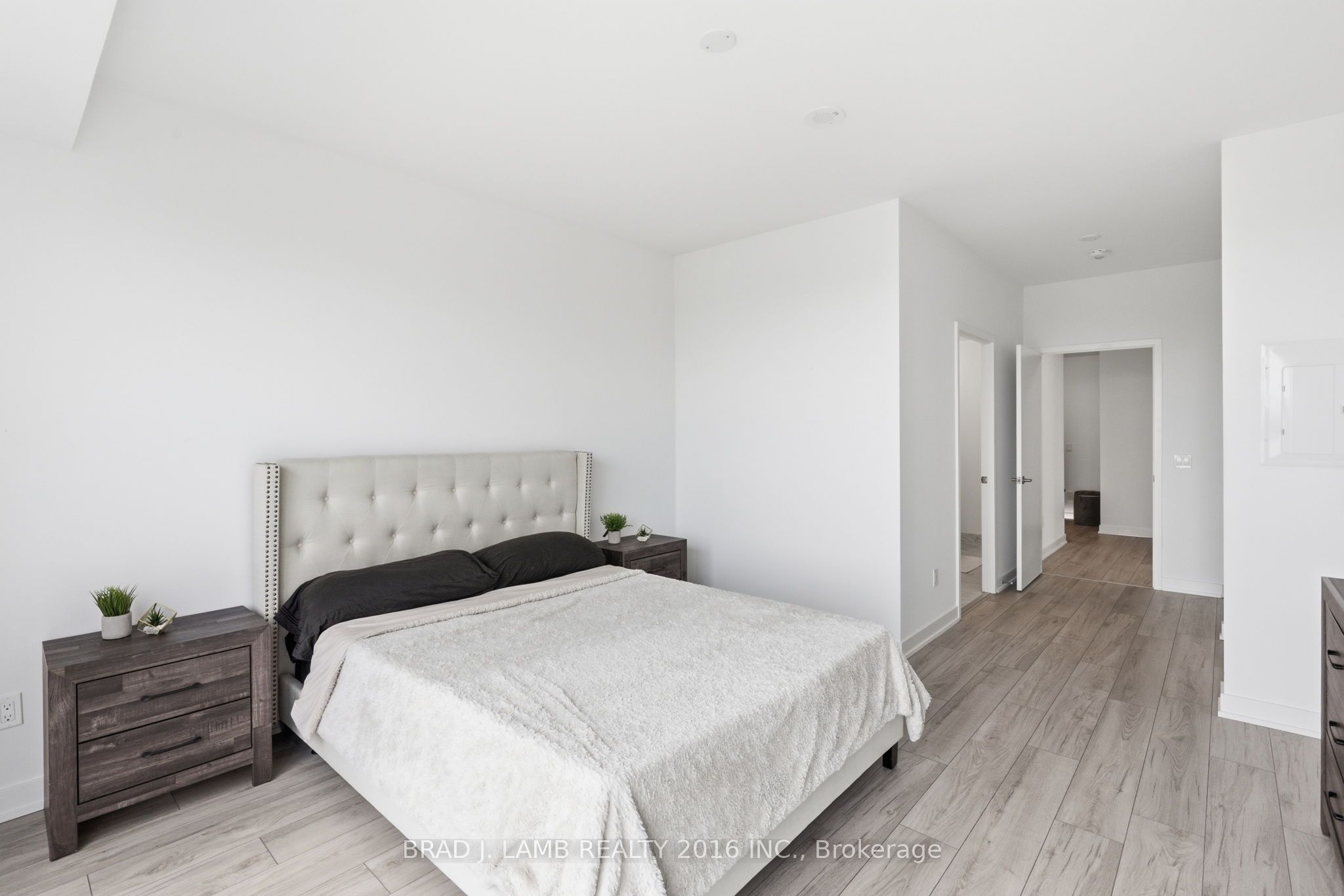 1035 Southdown Road 1204 Property Photo 10