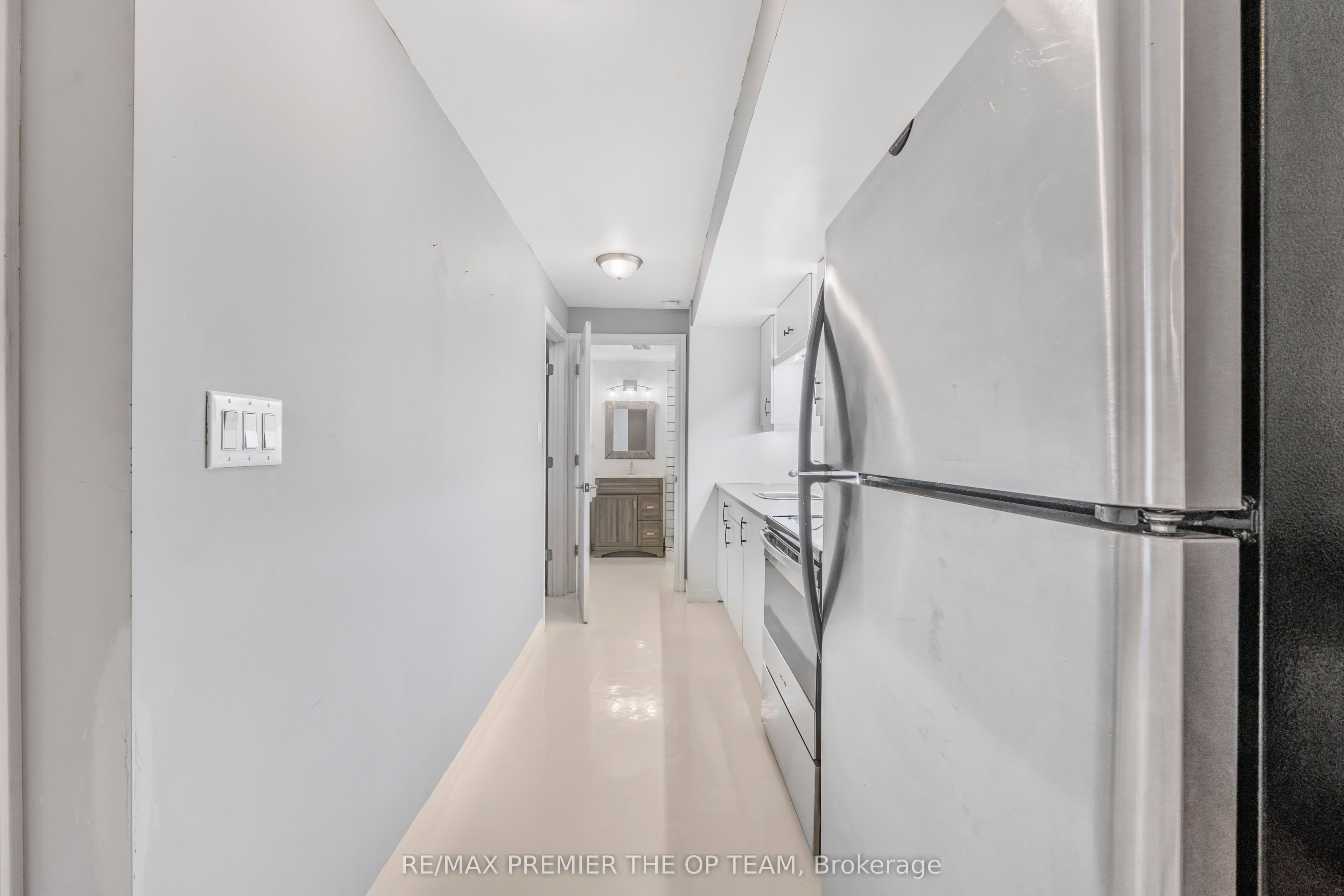 223 Landsbridge Street Lower Property Photo 4