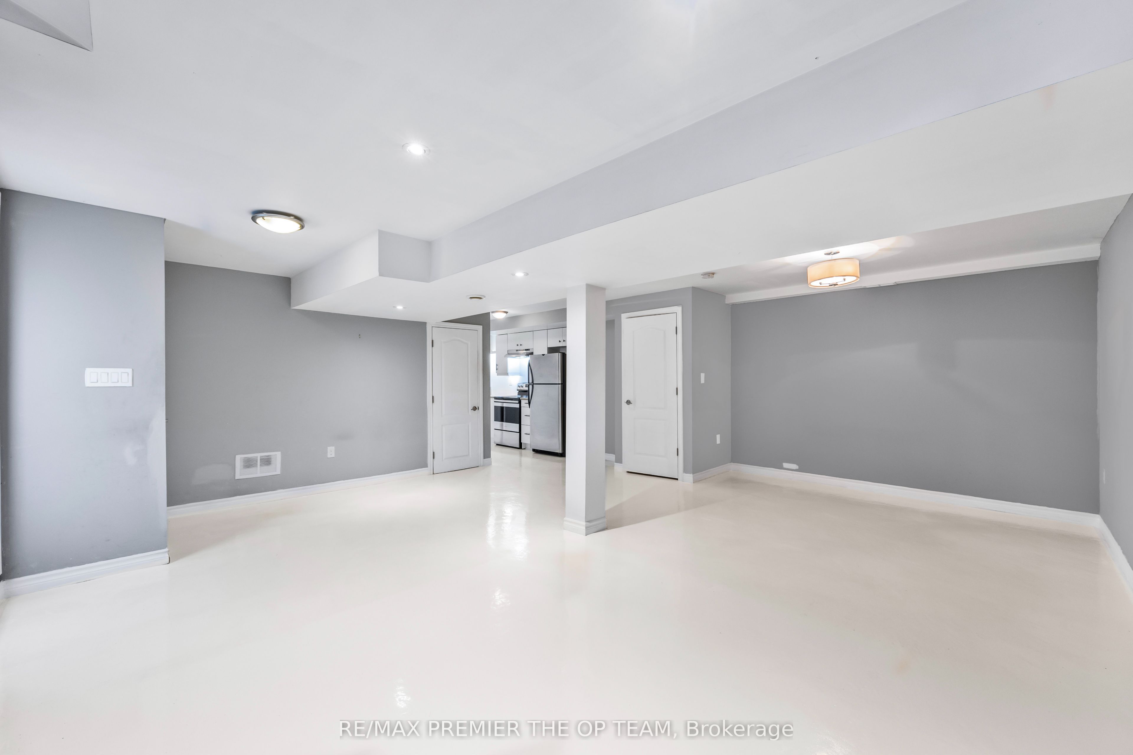 223 Landsbridge Street Lower Property Photo 8