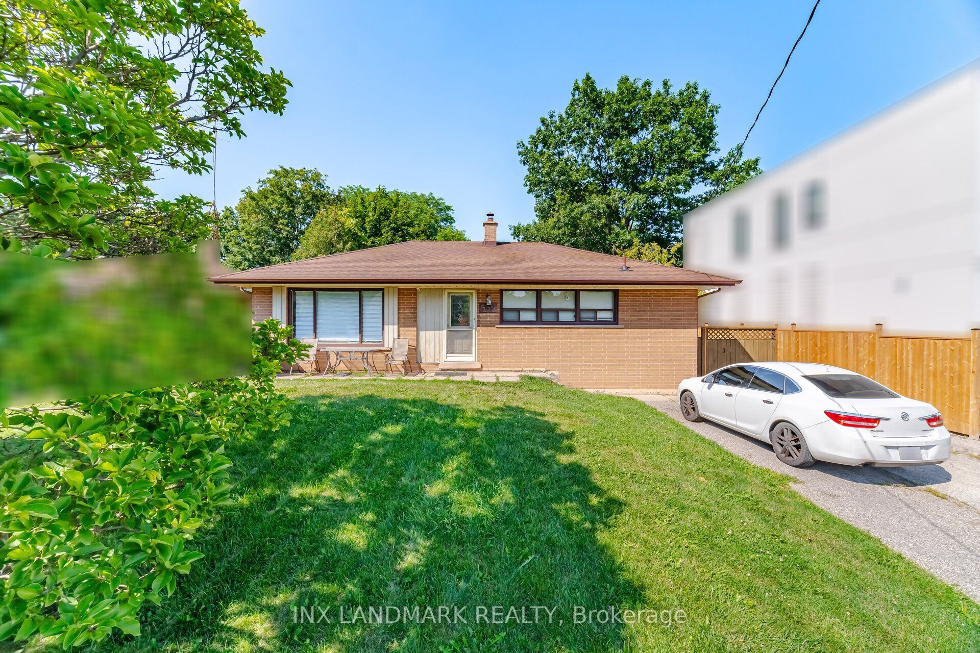 559 Wolsey Crescent Property Photo 4