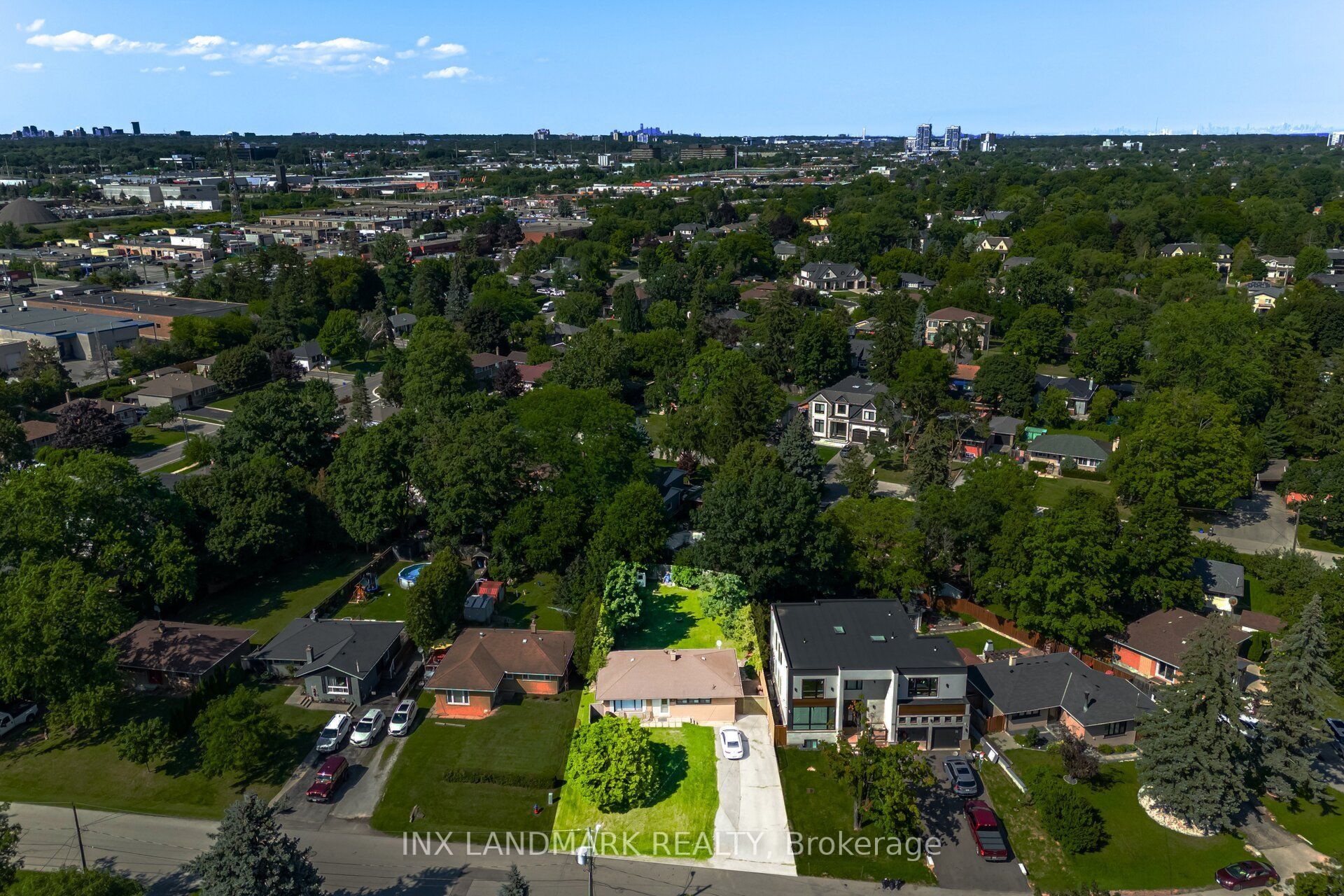559 Wolsey Crescent Property Photo 7