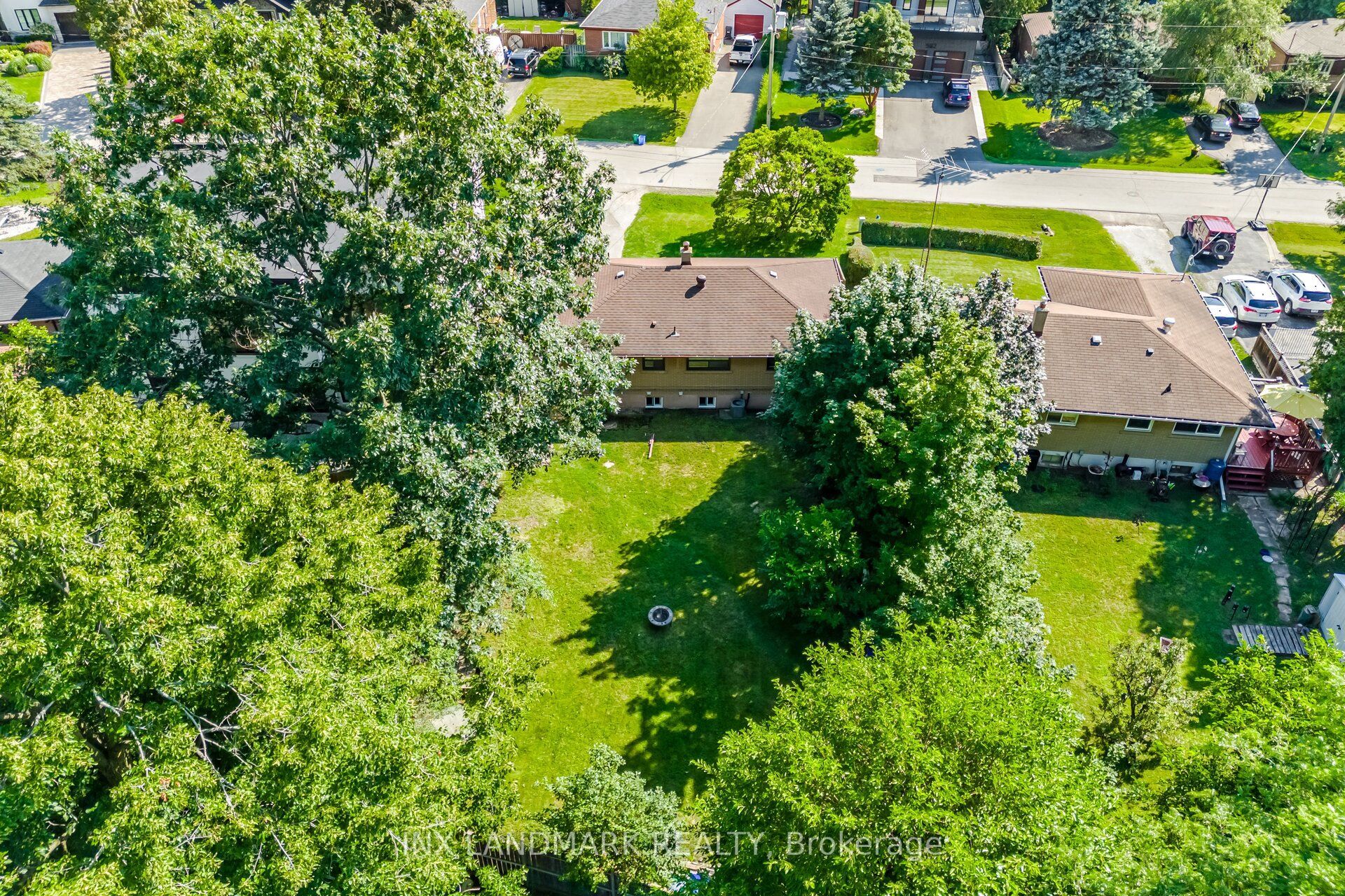 559 Wolsey Crescent Property Photo 13